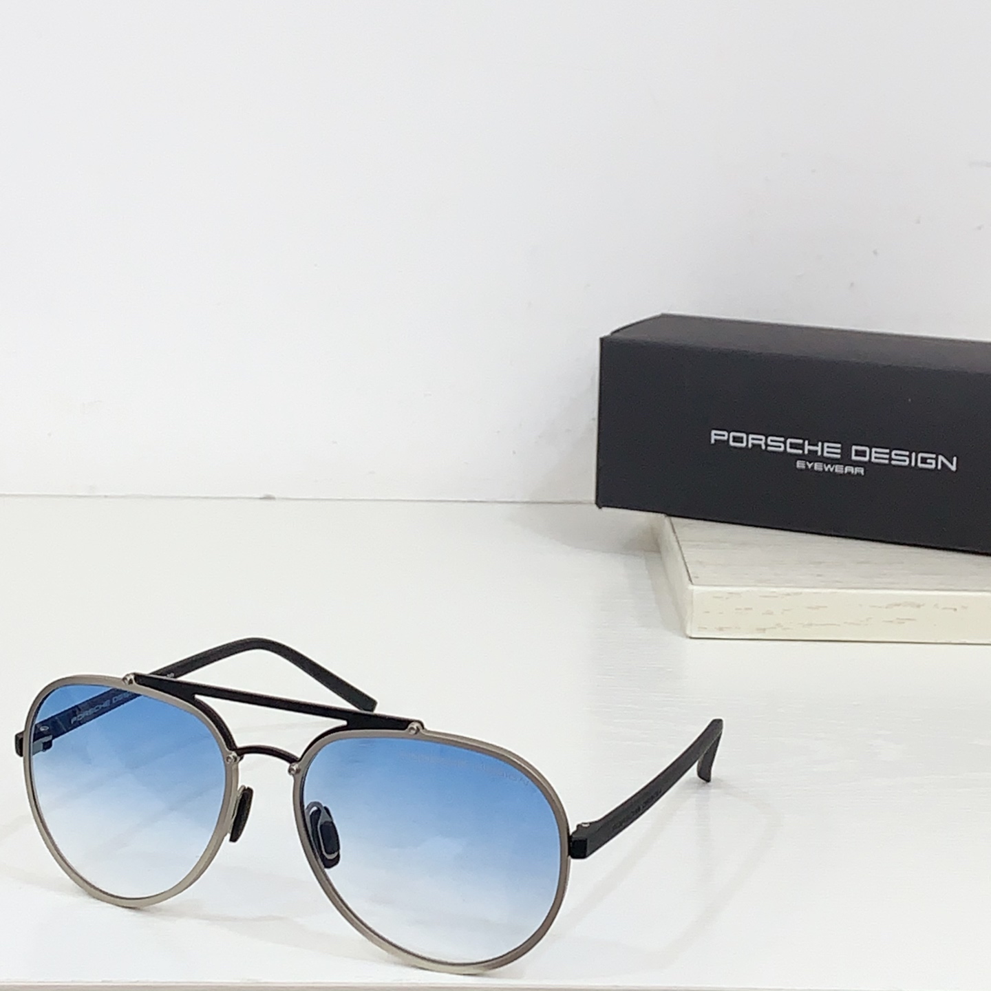  PORSCHE DESIG* 
MODEL 
SIZE：55口20-145
