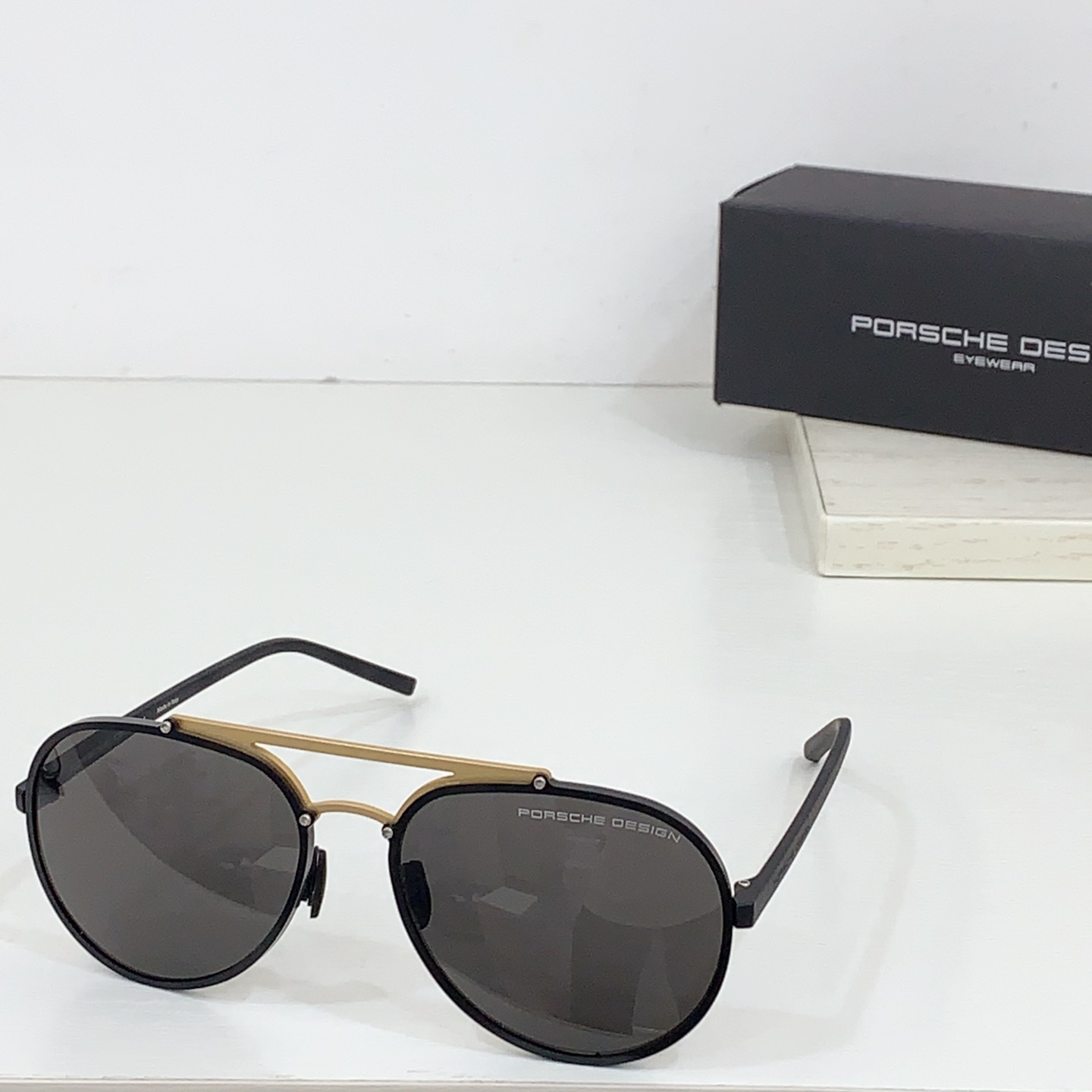  PORSCHE DESIG* 
MODEL 
SIZE：55口20-145
