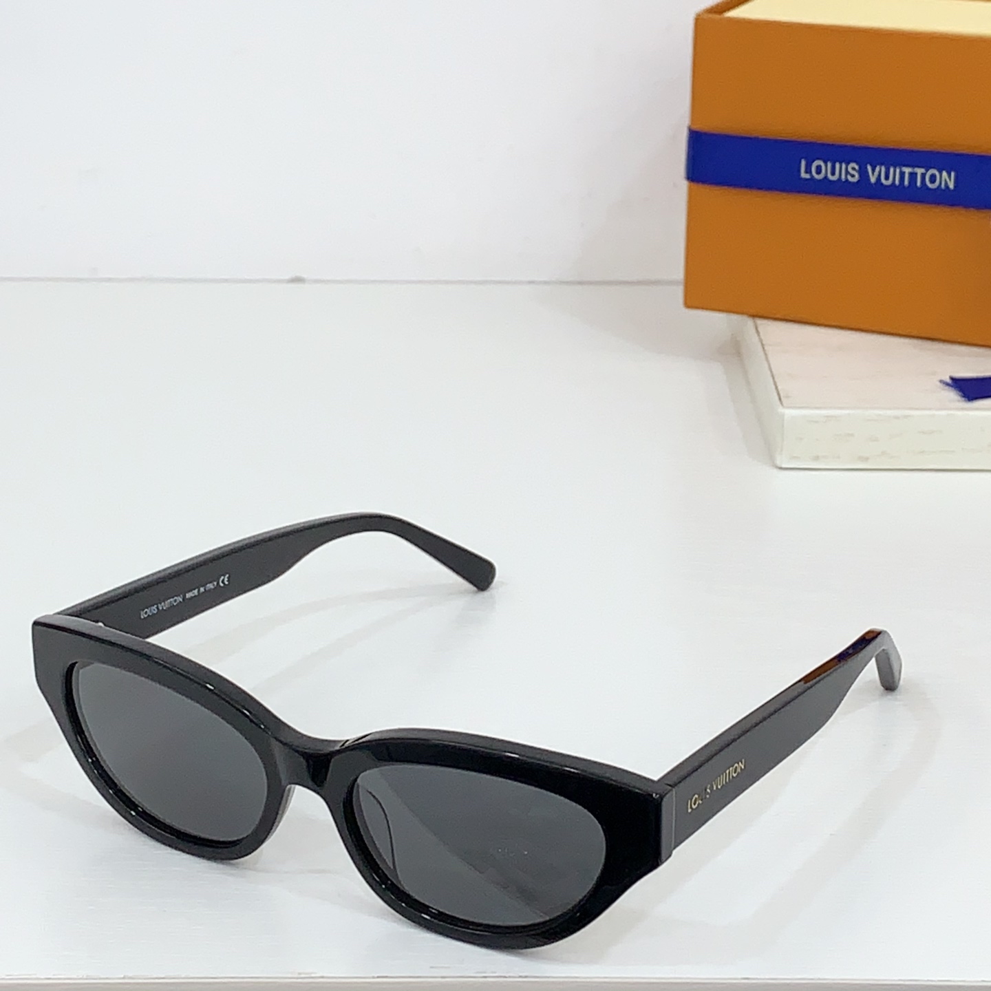 NO:242547,LOUIS VUITTON MODELZ2481U SIZE52 port 18- glasses sunglasses sunglasses, glasses, louis vuitton19860909LOUIS VUITTON MODELZ2481U SIZE52口18- 眼镜墨镜太阳镜,眼镜,louis vuitton,glasses