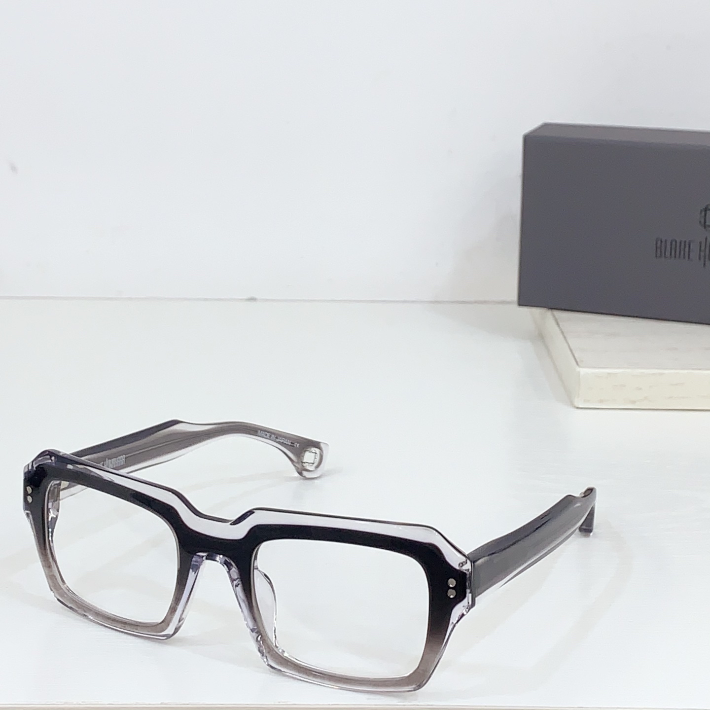 NO:242615,BLAKE KUWAHARA MODEL:FRANZEN SIZE:52-Optical Mirror Sunglasses Box 15 Glasses Sunglasses Sunglasses, Glasses19860909BLAKE KUWAHARA MODEL:FRANZEN SIZE:52口23- 光学镜 太阳镜 盒子15眼镜墨镜太阳镜,眼镜,glasses