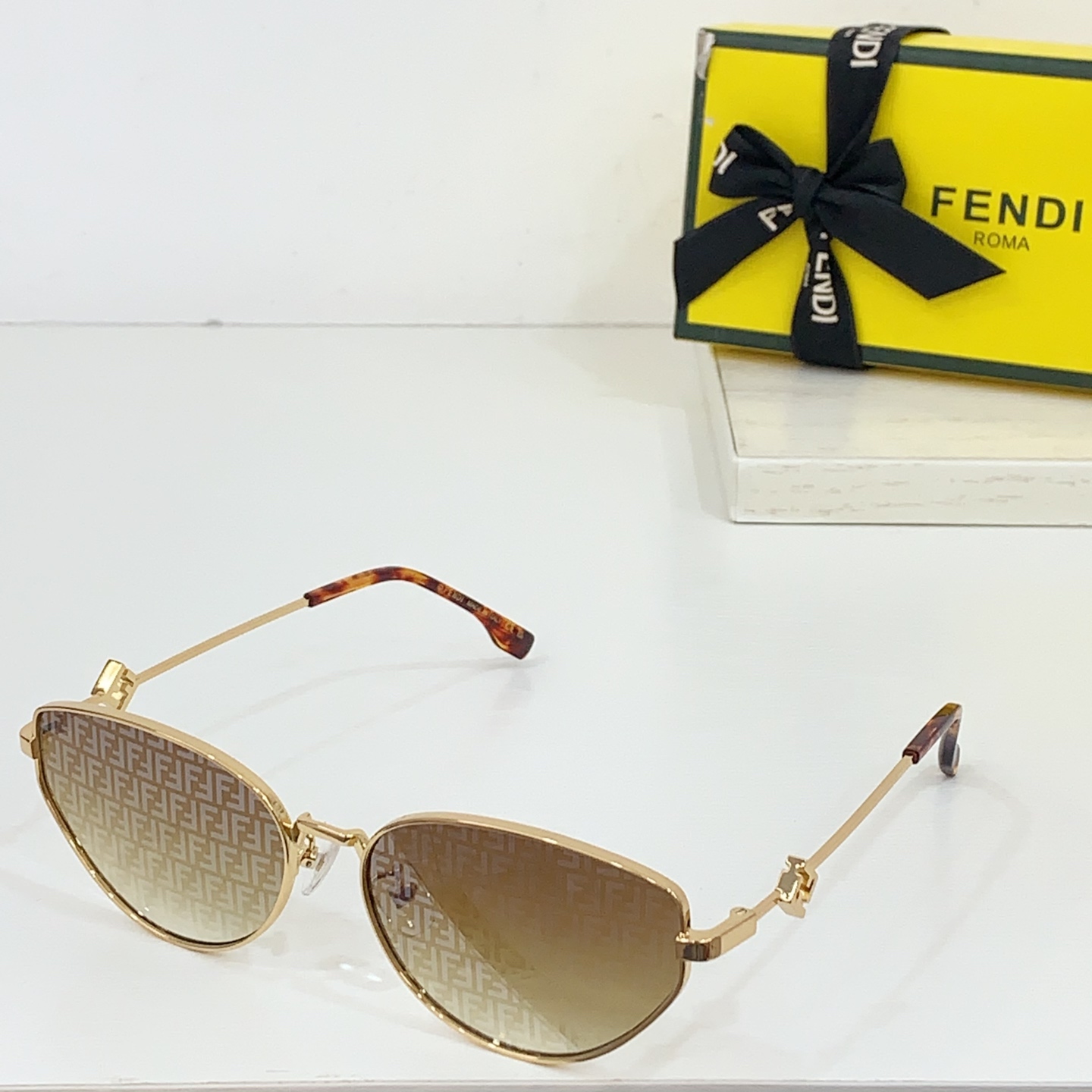NO:242586,FEND*MODEL: FE40189USIZE: 58-mouth 17-glasses sunglasses, glasses, fendi19860909FEND*MODEL: FE40189USIZE:58口17-眼镜墨镜太阳镜,眼镜,fendi,glasses