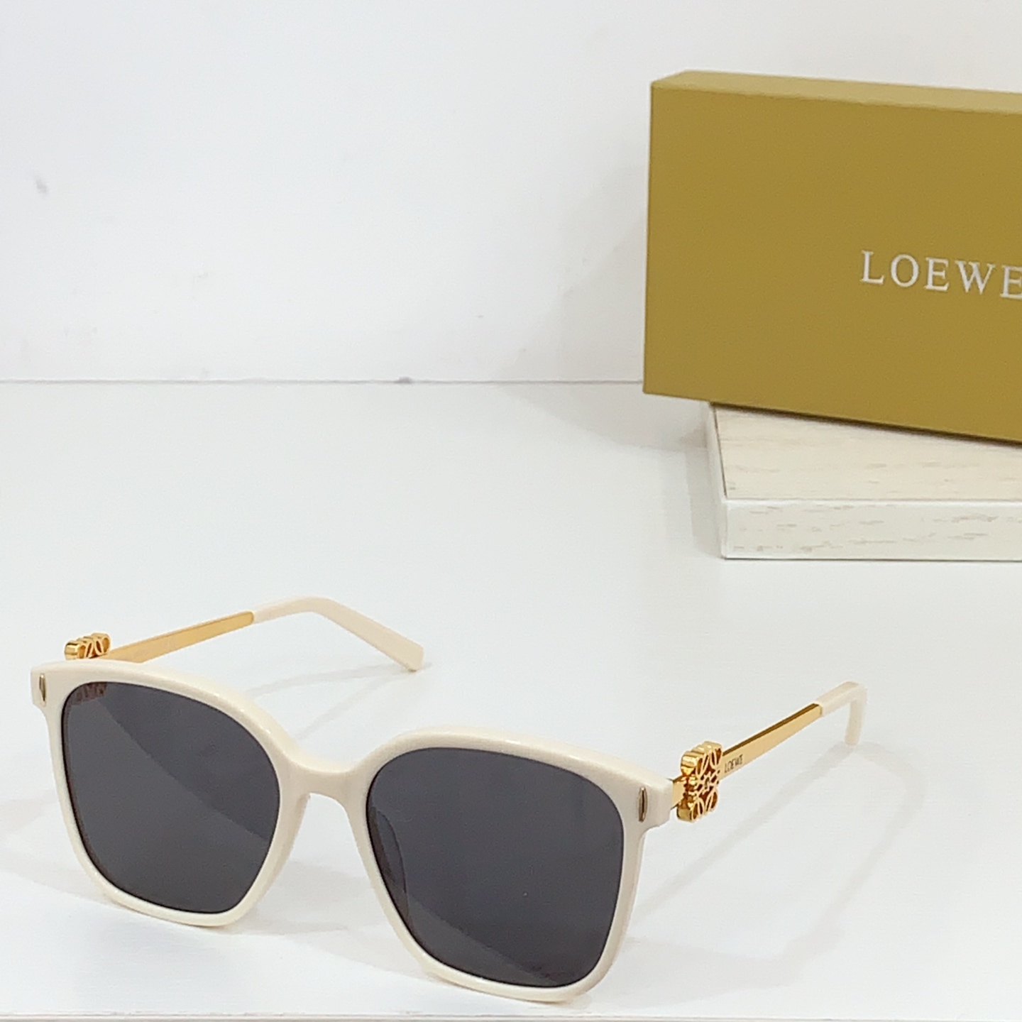 NO:243037,LOEWE new style glasses MODELLW50402 SIZE55 mouth 18- glasses sunglasses sunglasses, glasses, loewe, loewe19860909LOEWE罗意威新款眼镜  MODELLW50402 SIZE55口18- 眼镜墨镜太阳镜,眼镜,loewe,loewe,glasses