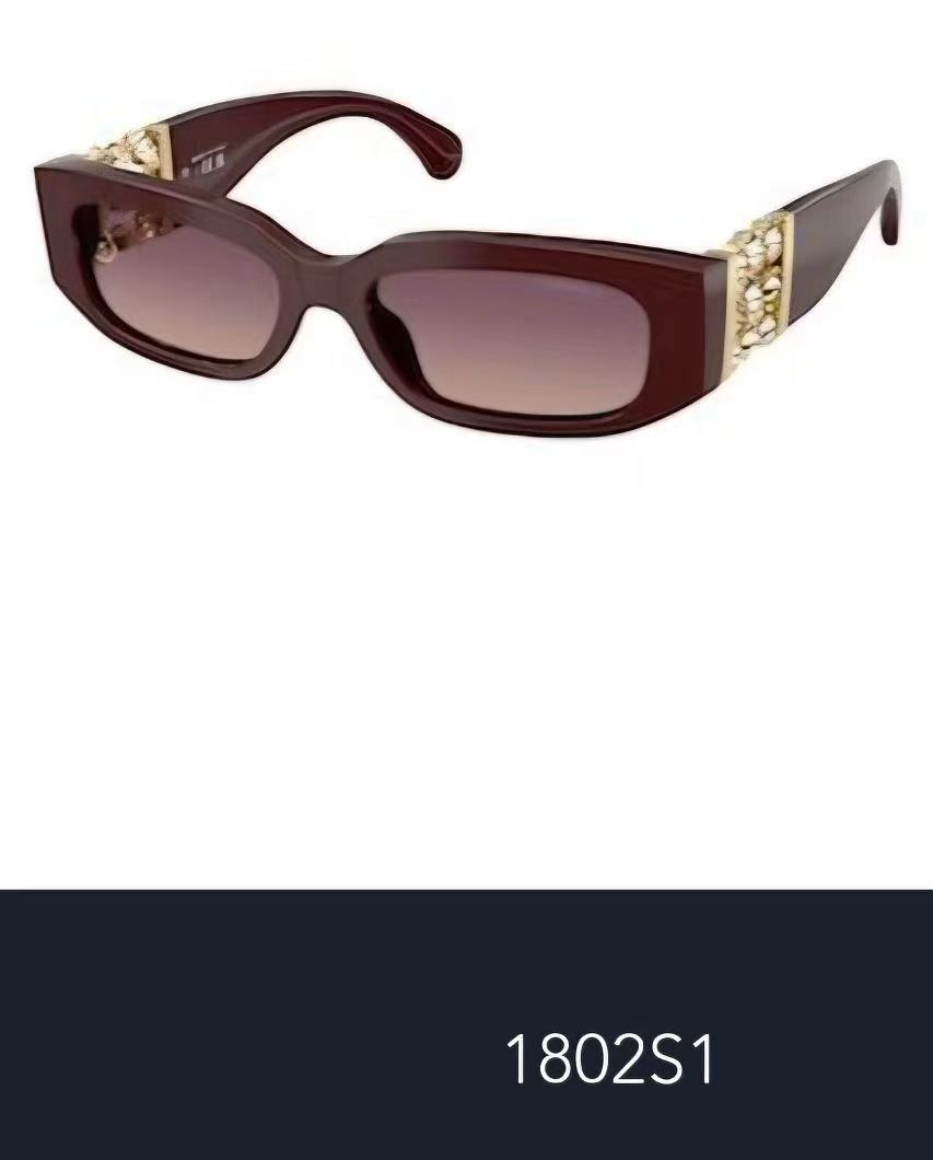  CHANEL CH5544
官网同步
