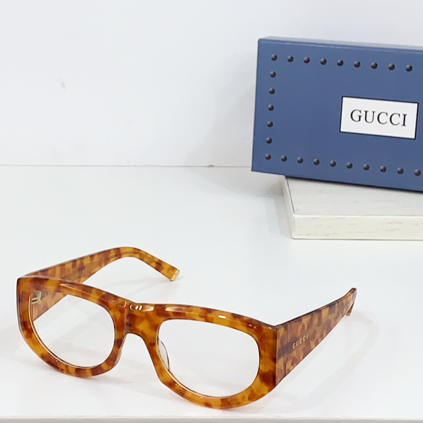 NO:244883,-The first new product recommendation GG1917S This stylish rectangular frame sunglasses have a glossy feel, and the temples are elegantly printed with the iconic Gucci logo, which reveals a classic and luxurious style in modern design. size53 mouth 21- Glasses sunglasses, glasses, gucci19860909-新品首推 GG1917S 此款时尚的长方形镜框太阳眼镜光泽感十足,镜腿优雅印饰标志性Gucci标识,于现代设计中透现经典奢华格调. size53口21- 眼镜墨镜太阳镜,眼镜,gucci,glasses