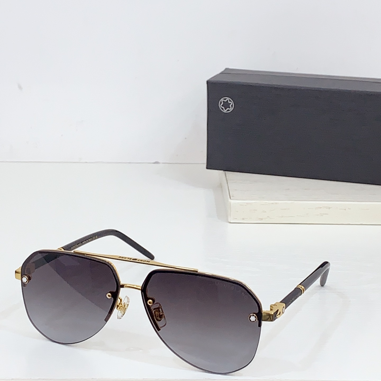 NO:244914,MONTHL*** Mod:Mb902 Size:61-13- Glasses, sunglasses, glasses, manolo blahnik19860909MONTHL*** Mod:Mb902 Size:61-13- 眼镜墨镜太阳镜,眼镜,manolo blahnik,glasses