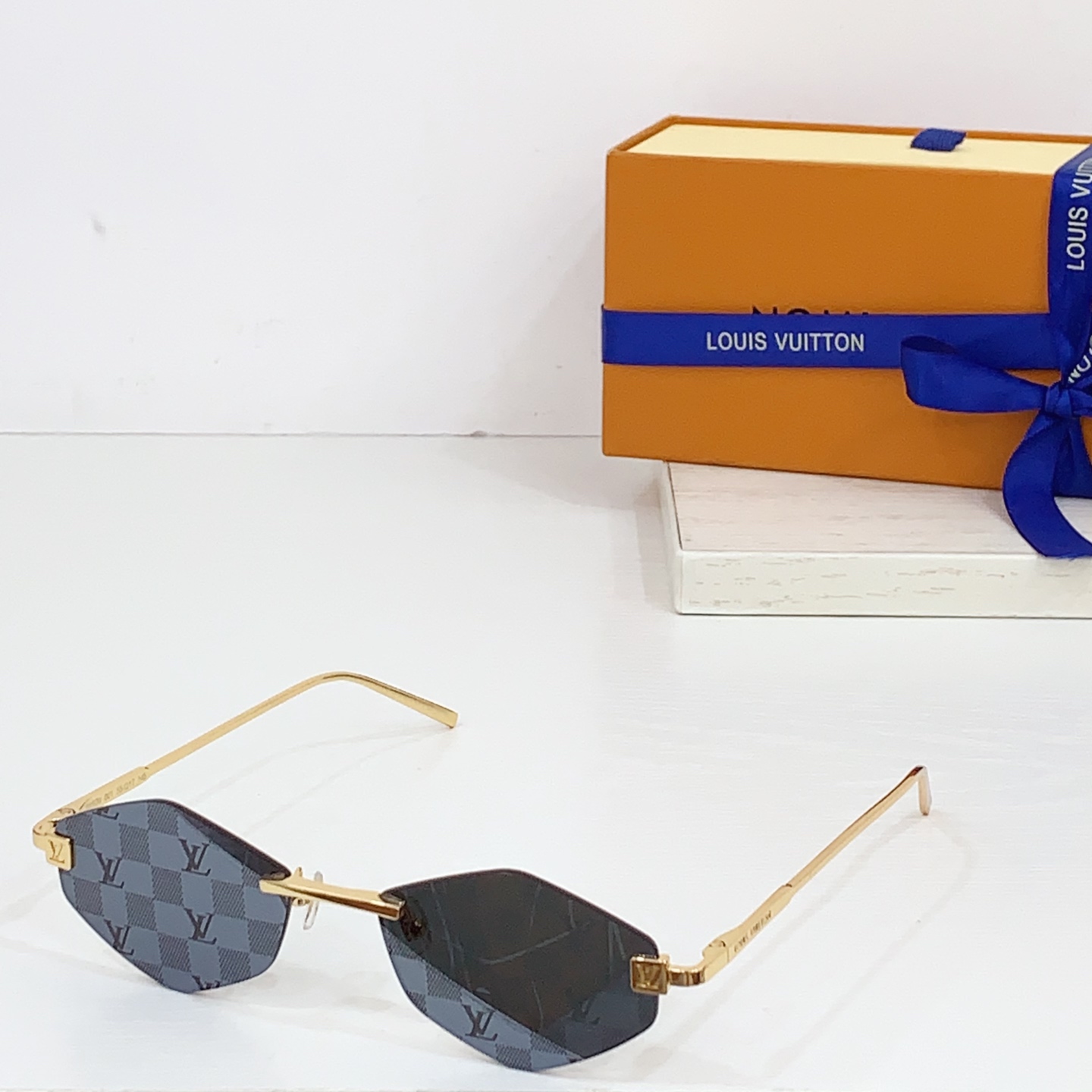 NO:244929,95 LOUIS VUITTO* MODELZ2192U SIZE55 port 17- glasses sunglasses sunglasses, glasses, louis vuitton1986090995 LOUIS VUITTO* MODELZ2192U SIZE55口17- 眼镜墨镜太阳镜,眼镜,louis vuitton,glasses