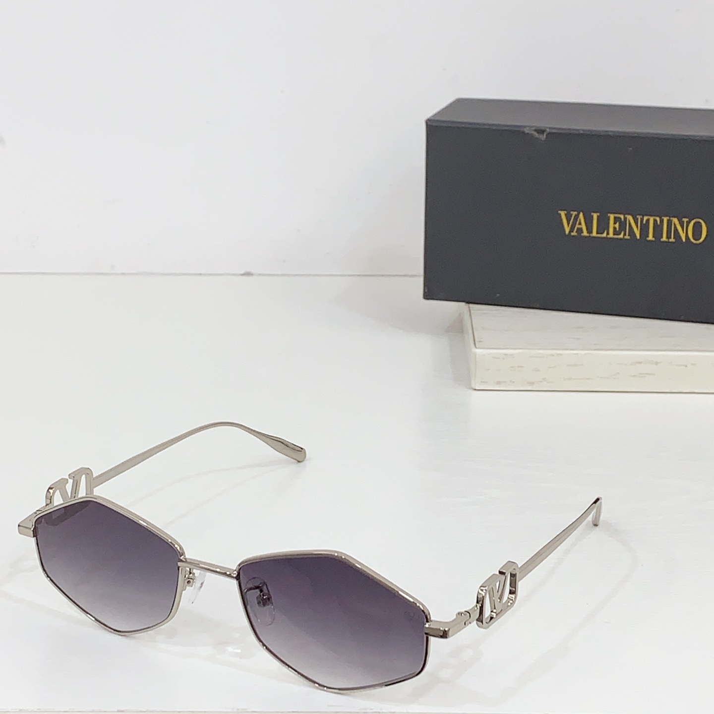 NO:245892,VALENTIN*MODELVLS-136ASIZE58-Odd 16-Glasses Sunglasses Sunglasses, Glasses, Valentino19860909VALENTIN*MODELVLS-136ASIZE58口16-眼镜墨镜太阳镜,眼镜,valentino,glasses