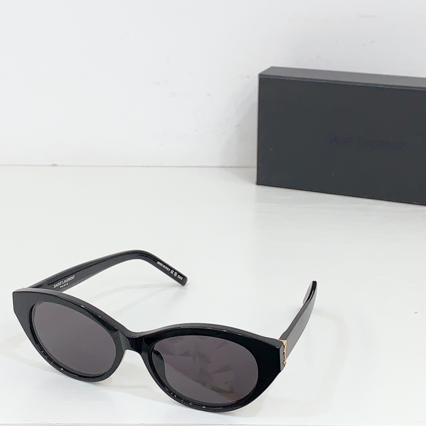 NO:247100,#New Saint laurent It's been launched after much anticipation. Rose Park Chae-young's same style SL M high quality iconic temples European and American series sizs54-mouth 18- glasses sunglasses sunglasses, glasses, saint laurent19860909#新品Saint laurent 千呼万唤始出来 Rose朴彩英同款 SL M 高品质 标志性镜腿 欧美系列 sizs54口18- 眼镜墨镜太阳镜,眼镜,saint laurent,glasses