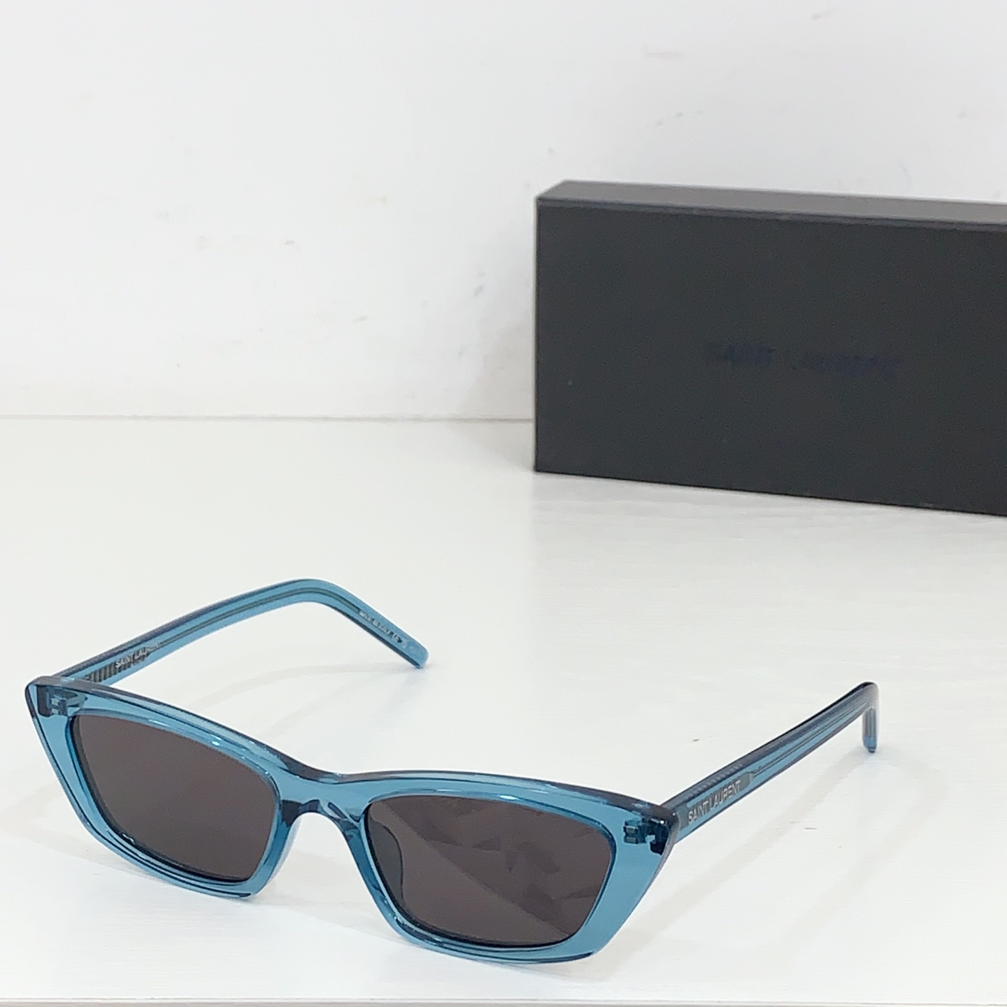 NO:247109,Saint Laurent MODSL277 kitten eye frame saddle nose bridge relief logo on temple size52 mouth 18- glasses sunglasses sunglasses, glasses, saint laurent19860909Saint Laurent MODSL277 小猫眼框架 马鞍鼻梁 镜腿处有浮雕标志 size52口18- 眼镜墨镜太阳镜,眼镜,saint laurent,glasses