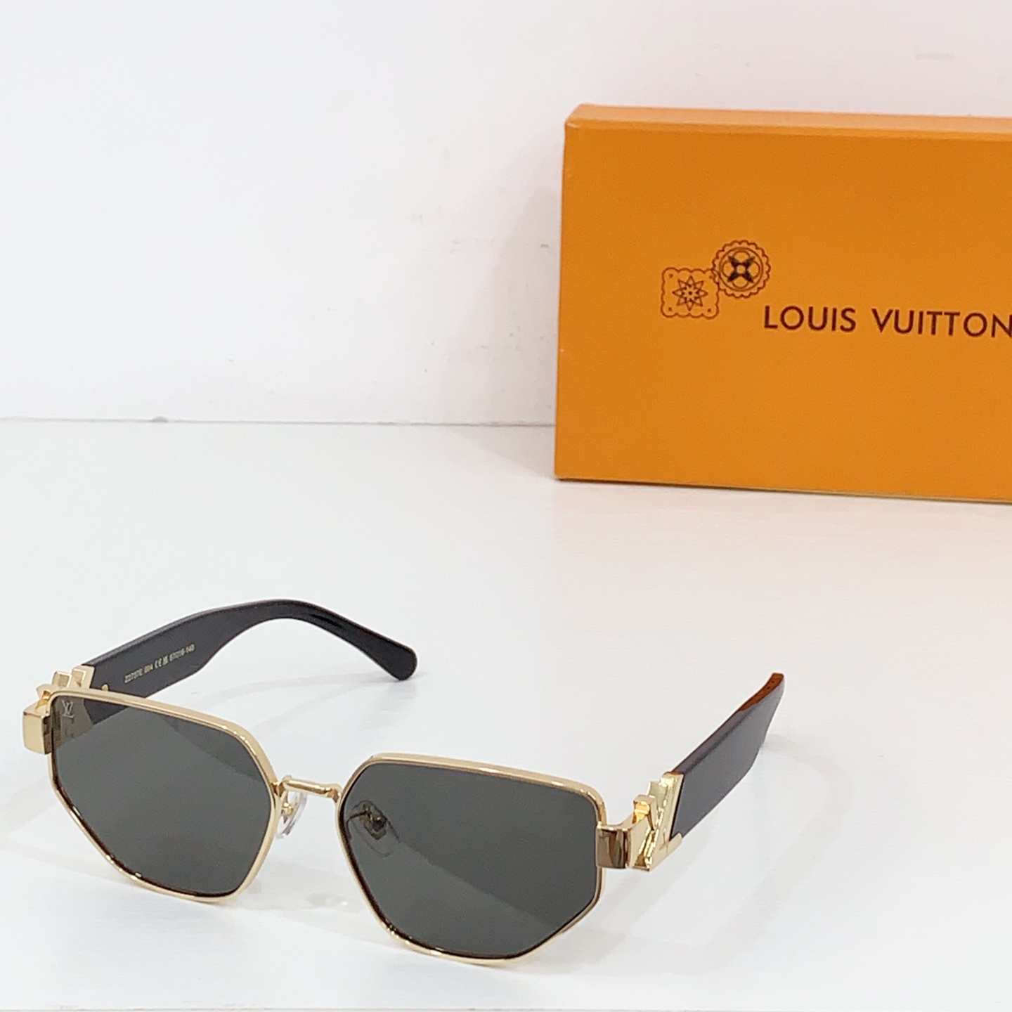 NO:249231,LOUIS VUITTO* MODELZ2737E SIZE57 port 16- glasses sunglasses sunglasses, glasses, louis vuitton19860909LOUIS VUITTO* MODELZ2737E SIZE57口16- 眼镜墨镜太阳镜,眼镜,louis vuitton,glasses