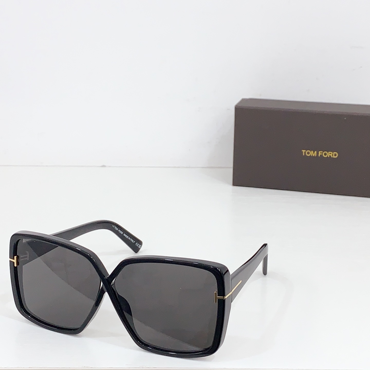 NO:249261,TOM FORD Tom Ford Poster FT1117 Classic T-shaped logo Curved temple size63-mouth 11- glasses sunglasses sunglasses, glasses, tom ford19860909TOM FORD·汤姆福特 海报款FT1117 经典T型标识 弧形镜腿 size63口11- 眼镜墨镜太阳镜,眼镜,tom ford,glasses