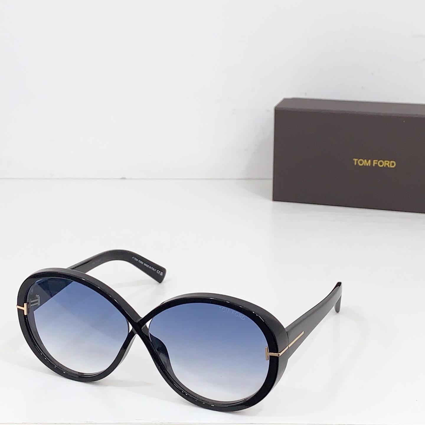 NO:249264,TOMFORD MOD: FT1116 Size: 64-12- Wide round frame with iconic infinite design and floating lenses Metal “