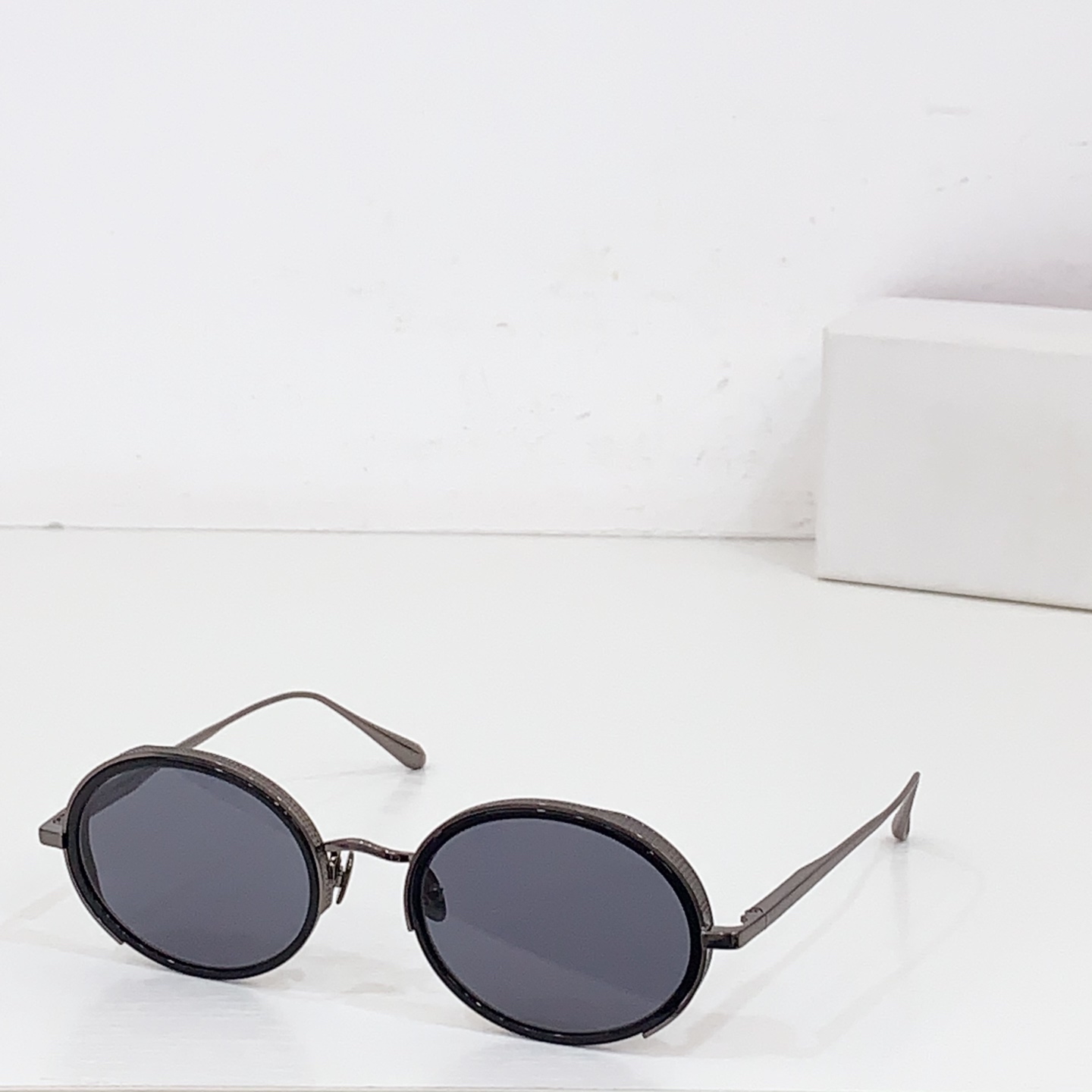 NO:252039,LINDA FARROW * MODLFL1413 size: 52-Odd 21-Glasses, sunglasses, glasses19860909LINDA FARROW * MODLFL1413 size:52口21- 眼镜墨镜太阳镜,眼镜,glasses