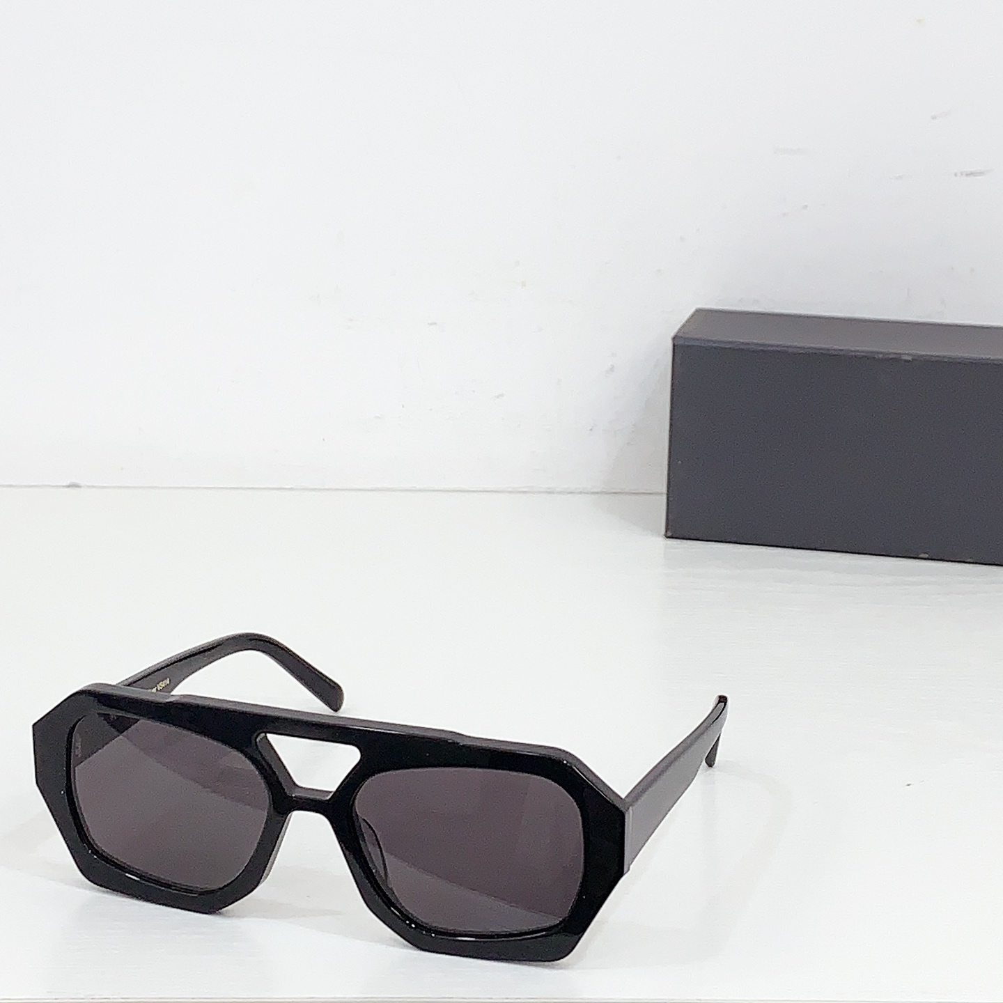 NO:252053,VEHL* ModRIVER VS384 Size55-19- Australian fashion brand glasses sunglasses sunglasses, glasses19860909VEHL* ModRIVER VS384 Size55-19- 澳洲潮牌 眼镜墨镜太阳镜,眼镜,glasses