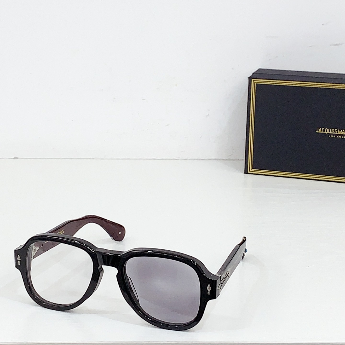 NO:252048,JACQUES MARIE MAGMODELREDCLOUDSIZE52 port 21 delivery box～～Color-changing tablet glasses sunglasses, glasses, christian louboutin19860909JACQUES MARIE MAGMODELREDCLOUDSIZE52口21配送盒子～～变色片眼镜墨镜太阳镜,眼镜,christian louboutin,glasses