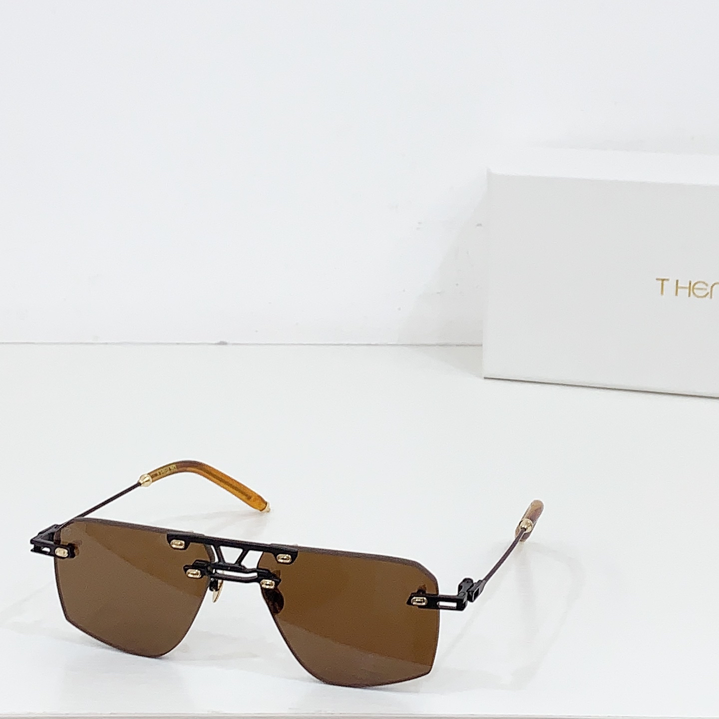 NO:252042,THENRIMODEL:SPEKTRE SIZE:55 port 16-141 delivery box ~ glasses sunglasses sunglasses, glasses19860909THENRIMODEL:SPEKTRE SIZE:55口16-141配送盒子～眼镜墨镜太阳镜,眼镜,glasses