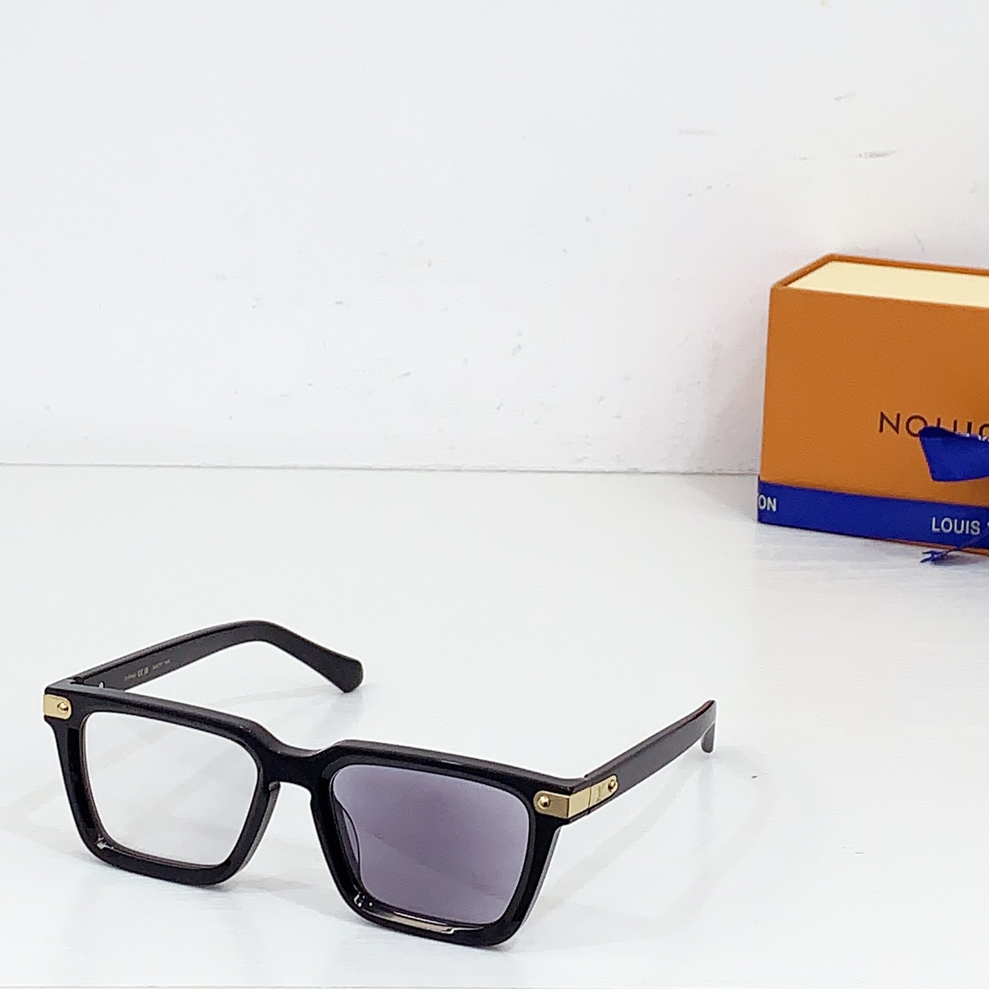 NO:252065,LOUIS VUITTO* MODELZ1974U, Z1975U SIZE54- Port 19- Color-changing glasses sunglasses, glasses, louis vuitton19860909LOUIS VUITTO* MODELZ1974U、Z1975U SIZE54口19- 变色眼镜墨镜太阳镜,眼镜,louis vuitton,glasses