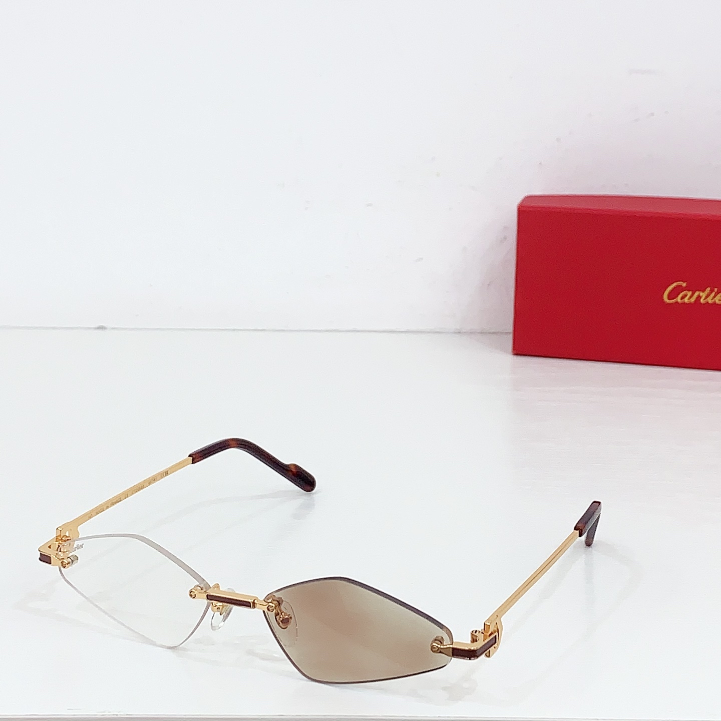 Cartie* Modelo: CT0659S Tamaño: 56□17 143 🉐150 lentes fotocromáticas +35