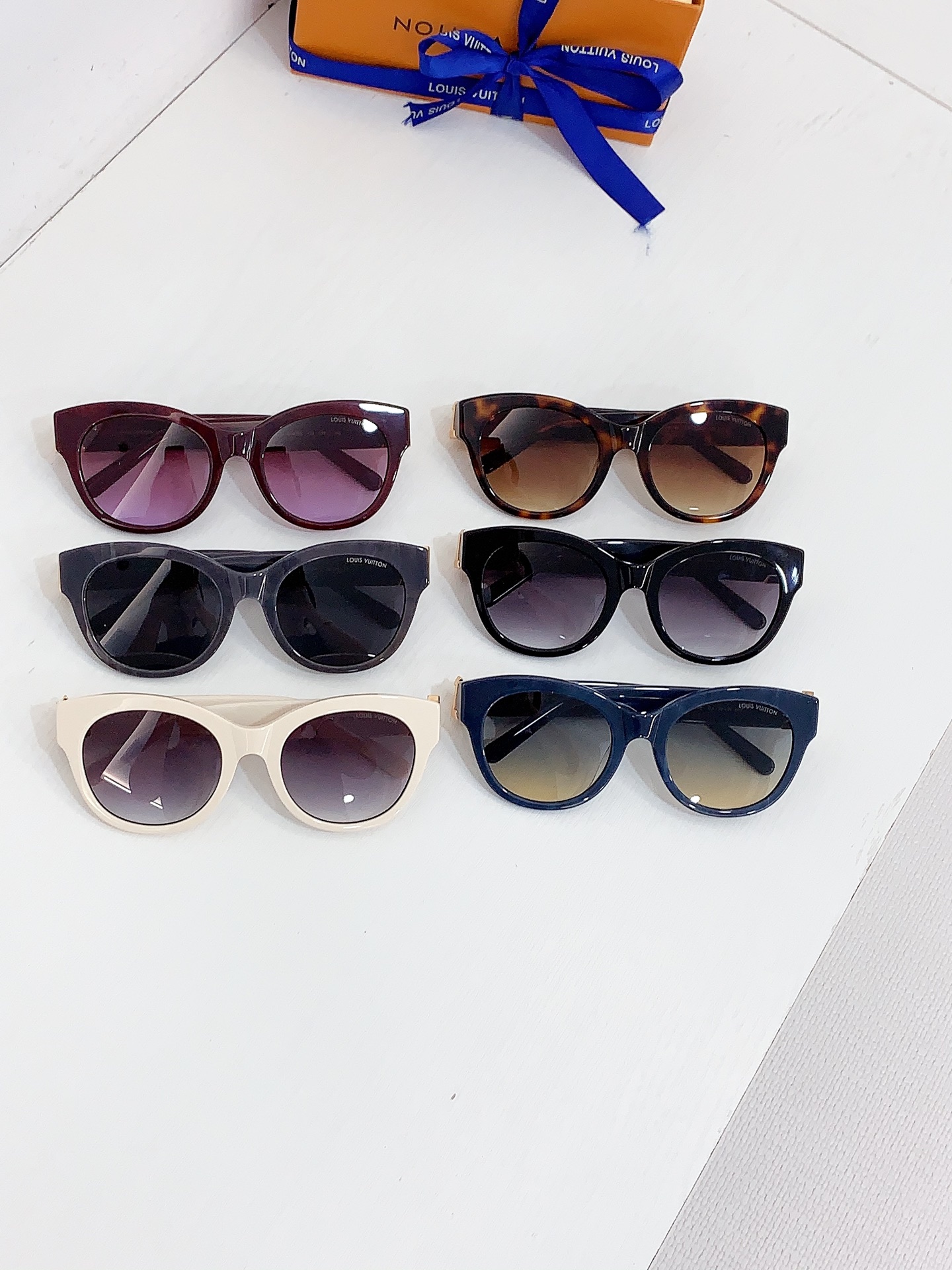 Imagen de todos los colores, modelo: Z2426E