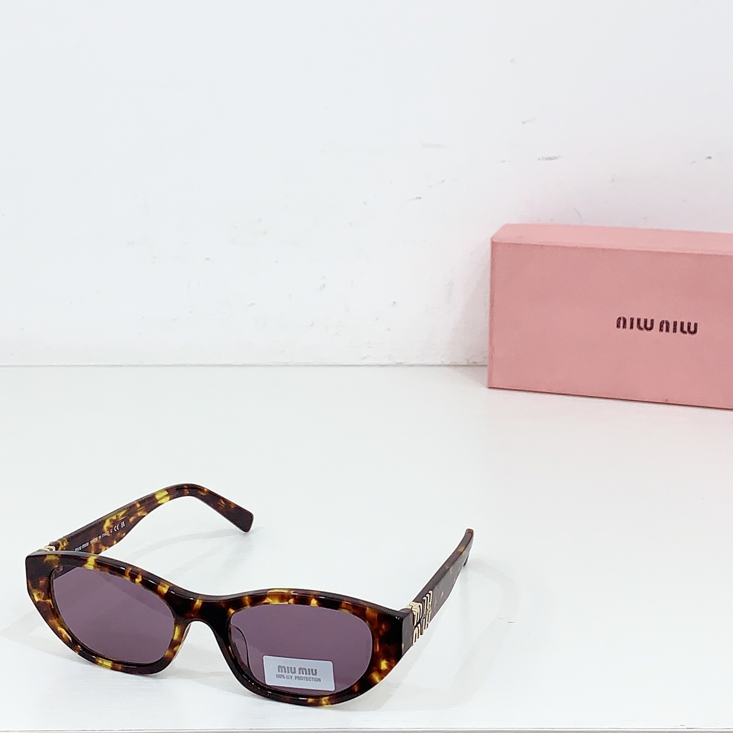 NO:253054,The higher version is here~ The 11w upgraded model is lighter overall, and it looks better and more comfortable on the face. ModSMUA03S Size53-19- Glasses, sunglasses, glasses19860909高版本来了～ 11w的升级款 整体更轻量化 上脸好看更舒适 ModSMUA03S Size53-19- 眼镜墨镜太阳镜,眼镜,glasses