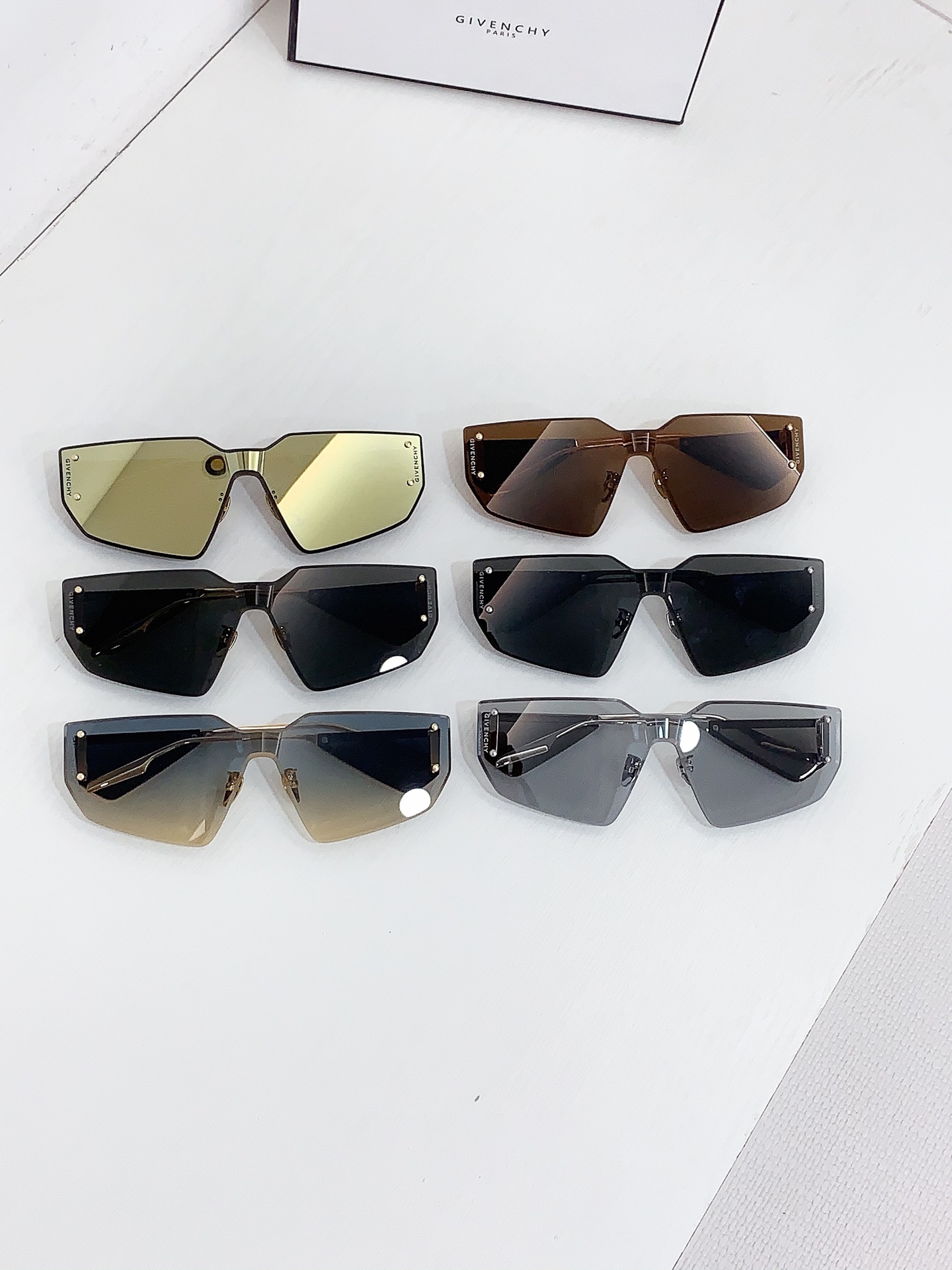 Foto de todos los colores Modelo: GV60016U