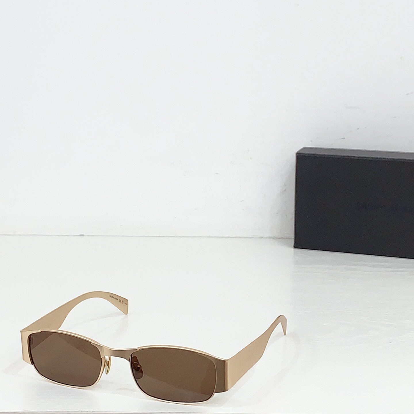 NO:254290,SAINY LAUREN*YSL show synchronizes the technology-filled sunglasses with liquid metal sandblasting frames and reflective lenses, making them feel full of futuristic feeling!  Inner laser original code TOP QUALITY MODEL:SL SIZE54-18- Glasses sunglasses, glasses, saint laurent, saint laurent19860909SAINY LAUREN*YSL秀场同步 科技感十足墨镜液态金属喷砂镜框搭配反光镜片,未来感爆棚！ 内里镭射原版编码 TOP QUALITY MODEL:SL SIZE54-18- 眼镜墨镜太阳镜,眼镜,saint laurent,saint laurent,glasses