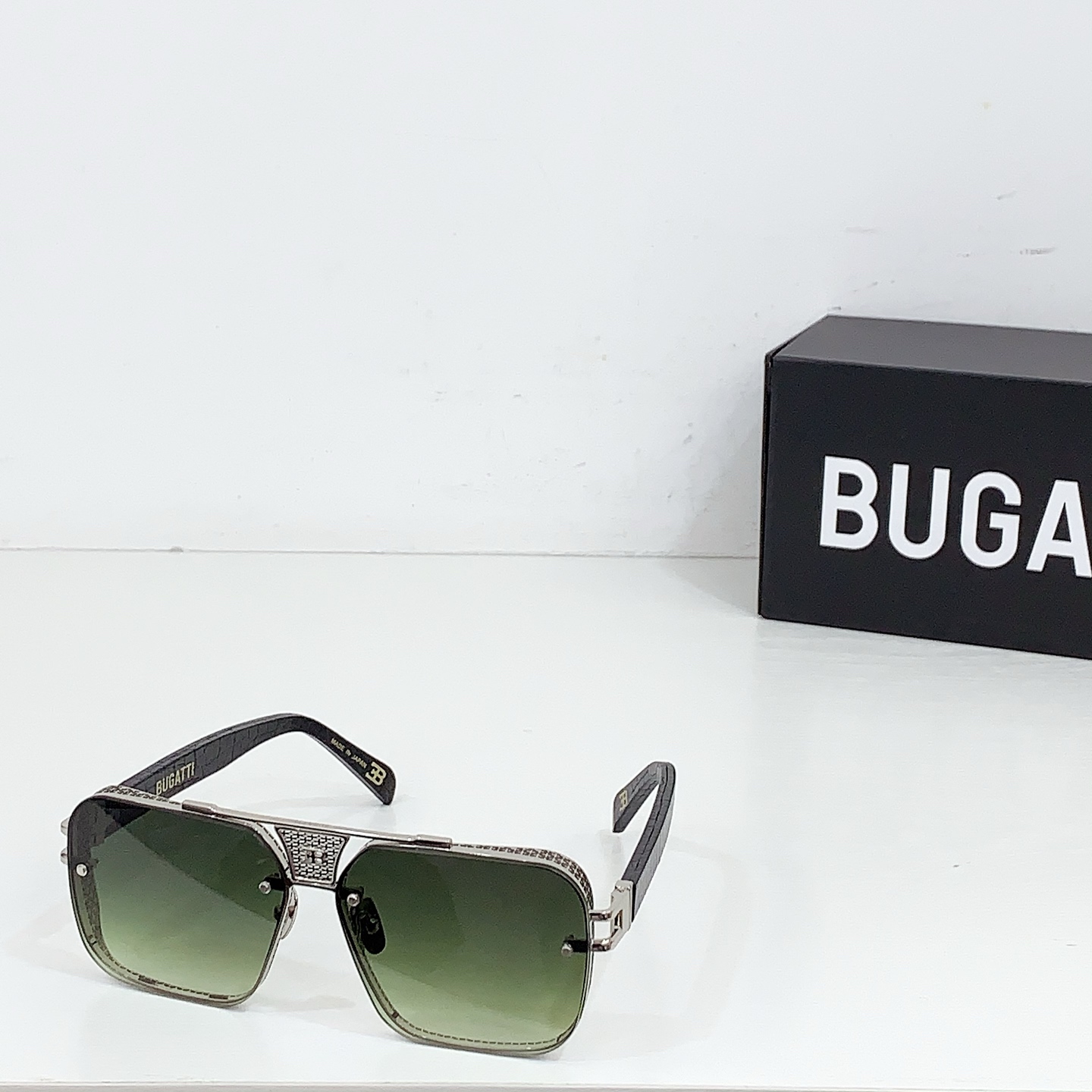 NO:254255,245BUGATTIMODEL:15SIZE62 port 13-147 delivery box ~~glasses sunglasses, glasses19860909245BUGATTIMODEL:15SIZE62口13-147配送盒子～～眼镜墨镜太阳镜,眼镜,glasses