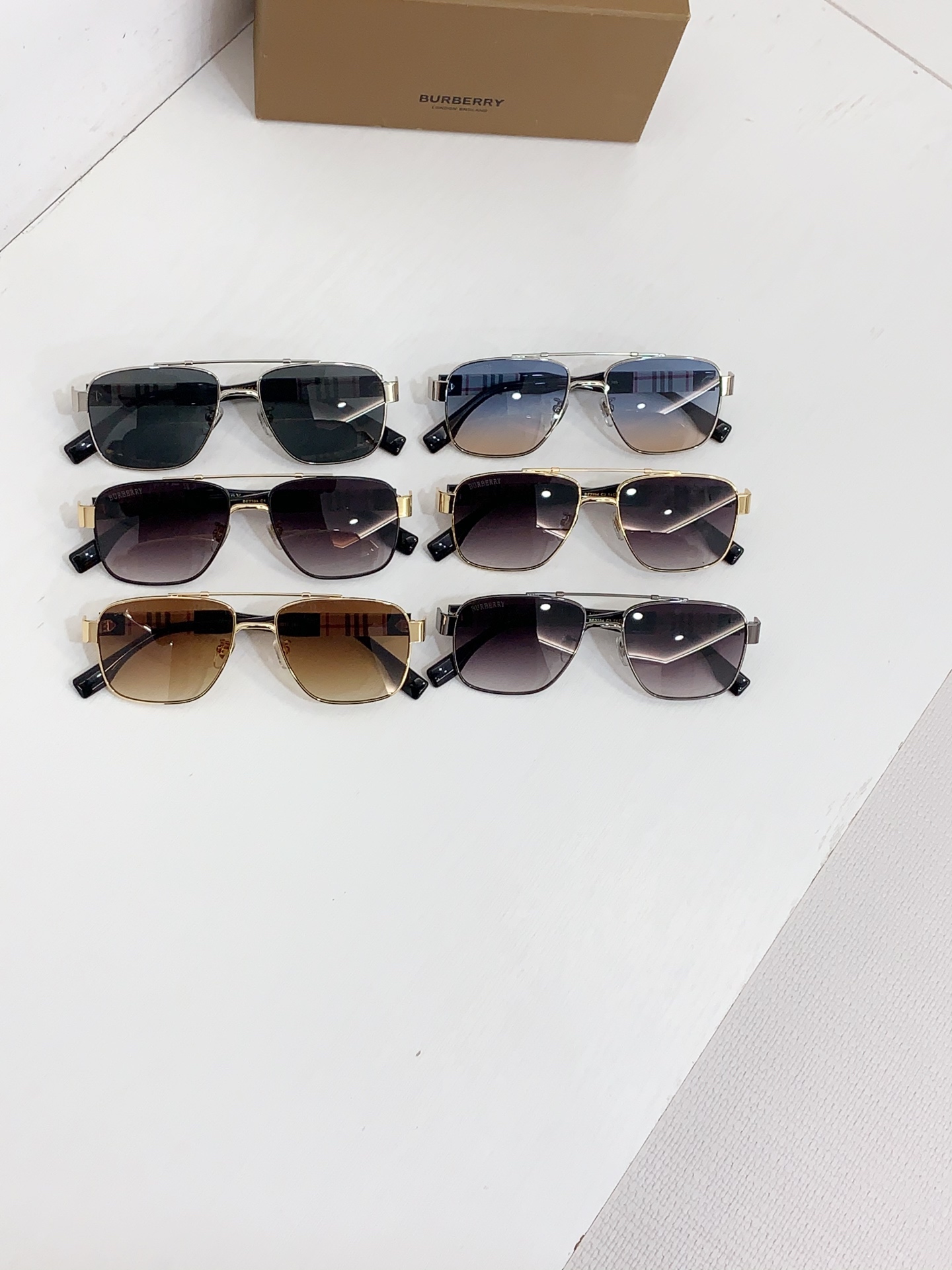 Imagen de todos los colores Modelo: BE2394