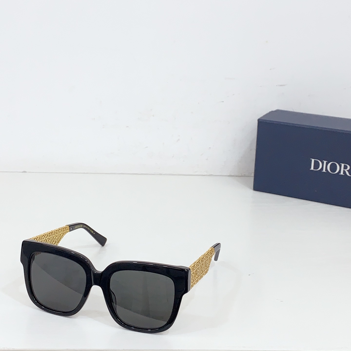 NO:255858,DIO*MODELDioresille S1FSIZE55 port 19-142 glasses sunglasses sunglasses, glasses, dior19860909DIO*MODELDioresille S1FSIZE55口19-142眼镜墨镜太阳镜,眼镜,dior,glasses