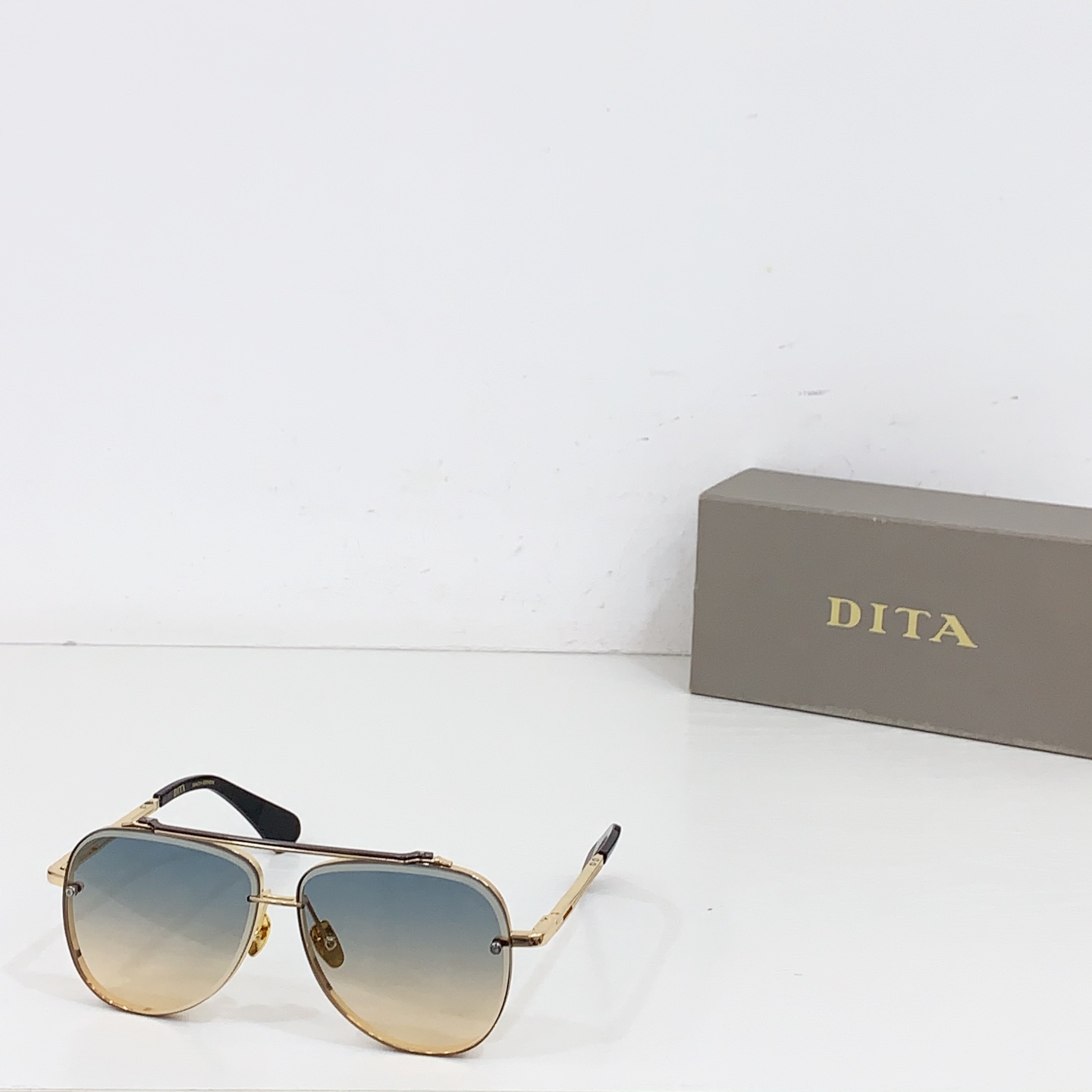 NO:255837,DITA MACH-SENEN top quality, the new design represents another new height of dita design, minimalist design, each item is the pursuit of dita's ultimate craftsmanship size: 62 mouth 14- .Glasses, sunglasses, glasses19860909DITA蒂塔 MACH-SENEN顶级品质,全新设计代表了dita设计的另一新高度,极简主义设计,每一项都是dita极致工艺的追求 size:62口14- .眼镜墨镜太阳镜,眼镜,glasses