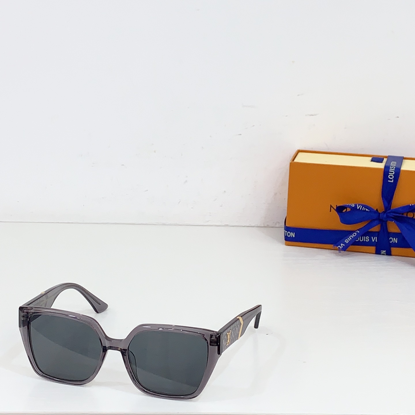 NO:255817,LOUIS VUITTO* MODELZ1869 SIZE53-Odd 22-Glasses Sunglasses, Glasses, louis vuitton19860909LOUIS VUITTO* MODELZ1869 SIZE53口22- 眼镜墨镜太阳镜,眼镜,louis vuitton,glasses
