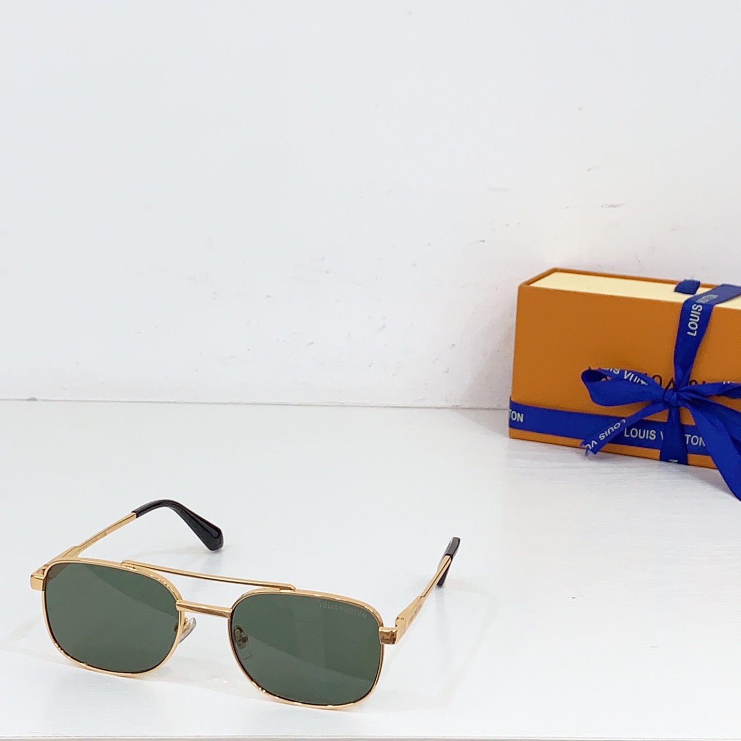 NO:256541,LOUIS VUITTON MOD:Z2207U Size:56-mouth 19 glasses sunglasses, glasses, louis vuitton19860909LOUIS VUITTON MOD:Z2207U Size:56口19 眼镜墨镜太阳镜,眼镜,louis vuitton,glasses