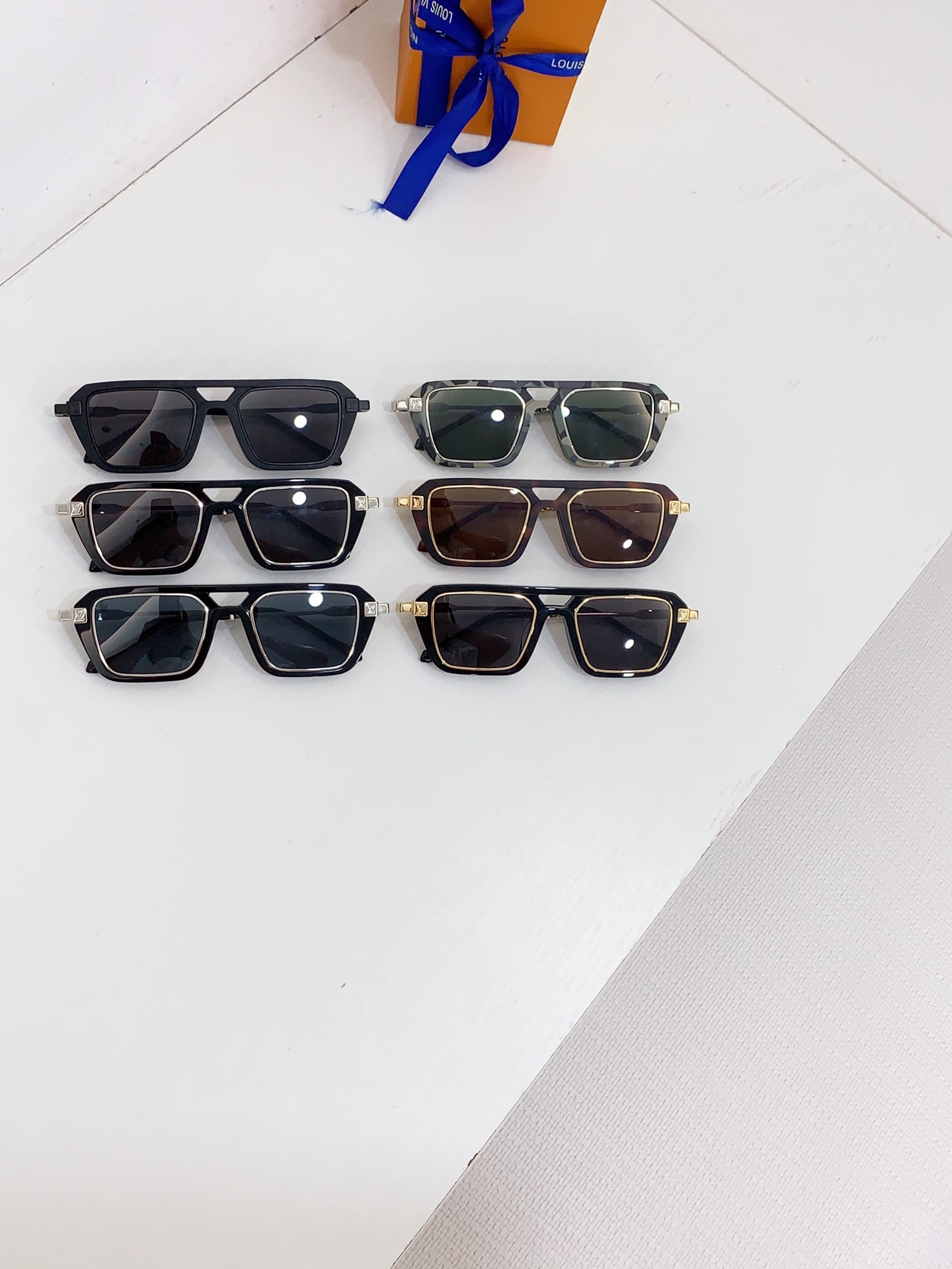 Imagen de todos los colores MODEL: Z2586U