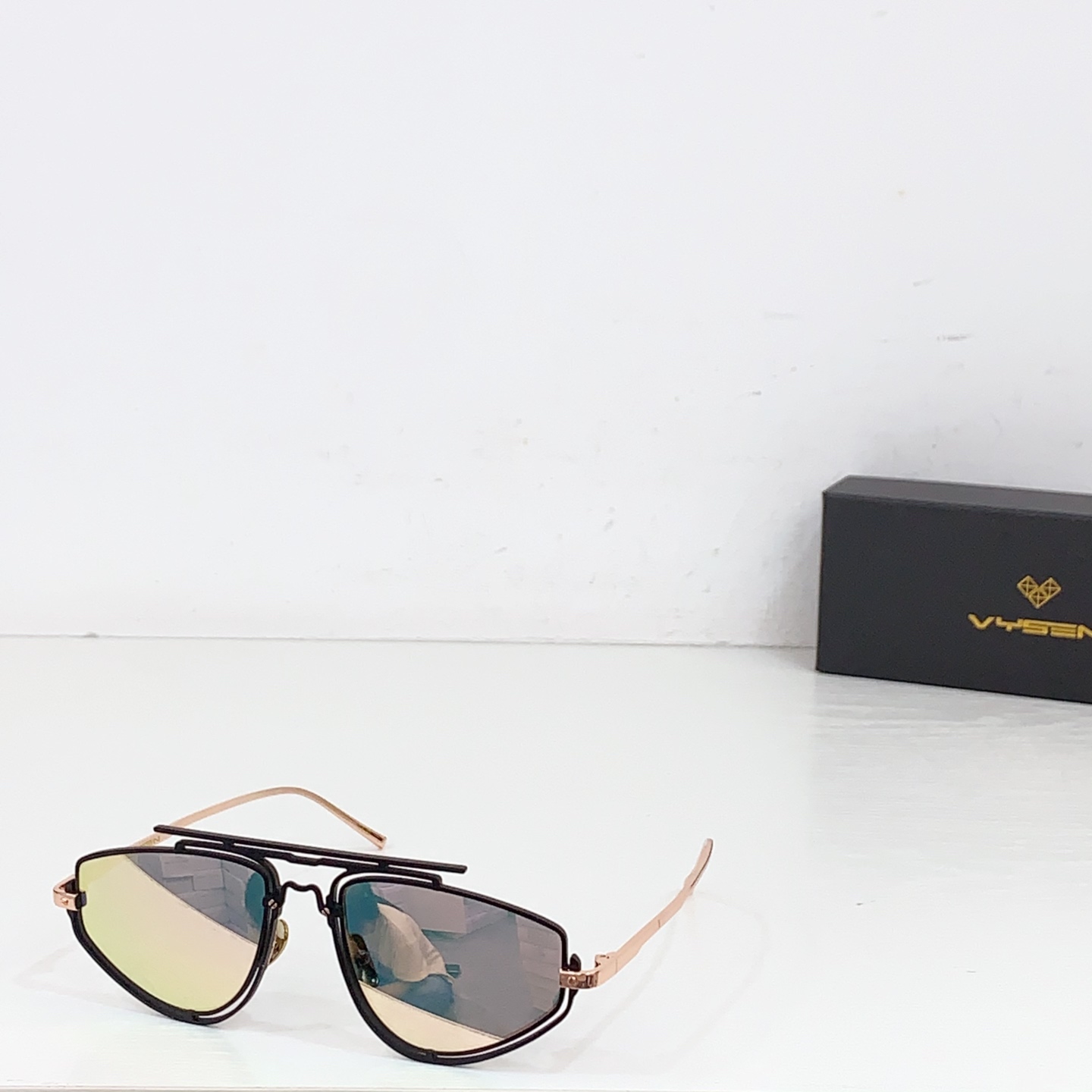 NO:258117,VYSEN MOD:CADEN SIZE:54-port 19 143 glasses sunglasses sunglasses, glasses19860909VYSEN MOD:CADEN SIZE:54口19 143 眼镜墨镜太阳镜,眼镜,glasses