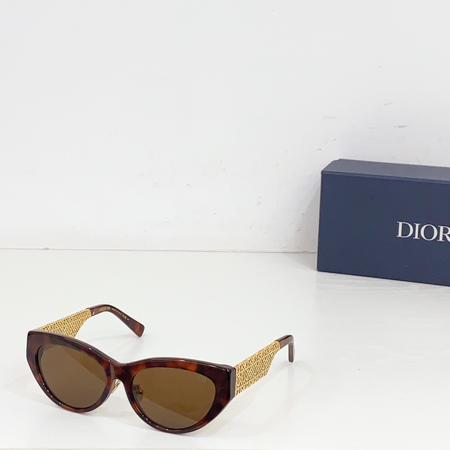 NO:258133,DIO*MODELDior sill B1FSIZE56 17-142 glasses sunglasses sunglasses, glasses, dior19860909DIO*MODELDior sill B1FSIZE56口17-142眼镜墨镜太阳镜,眼镜,dior,glasses