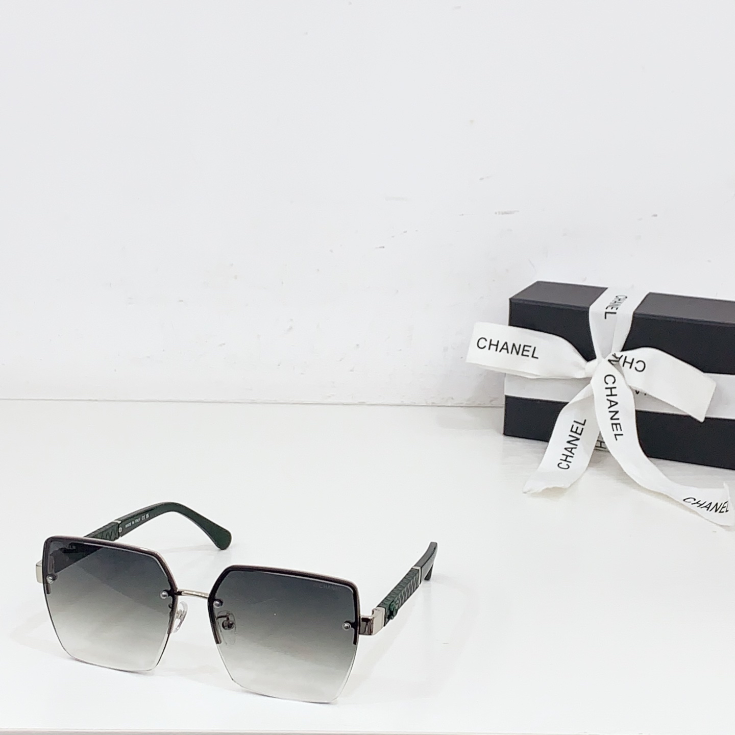 NO:258119,CHANEL MODELCH6061 SIZE62 port 114- glasses sunglasses sunglasses, glasses, chanel19860909CHANEL MODELCH6061 SIZE62口114- 眼镜墨镜太阳镜,眼镜,chanel,glasses