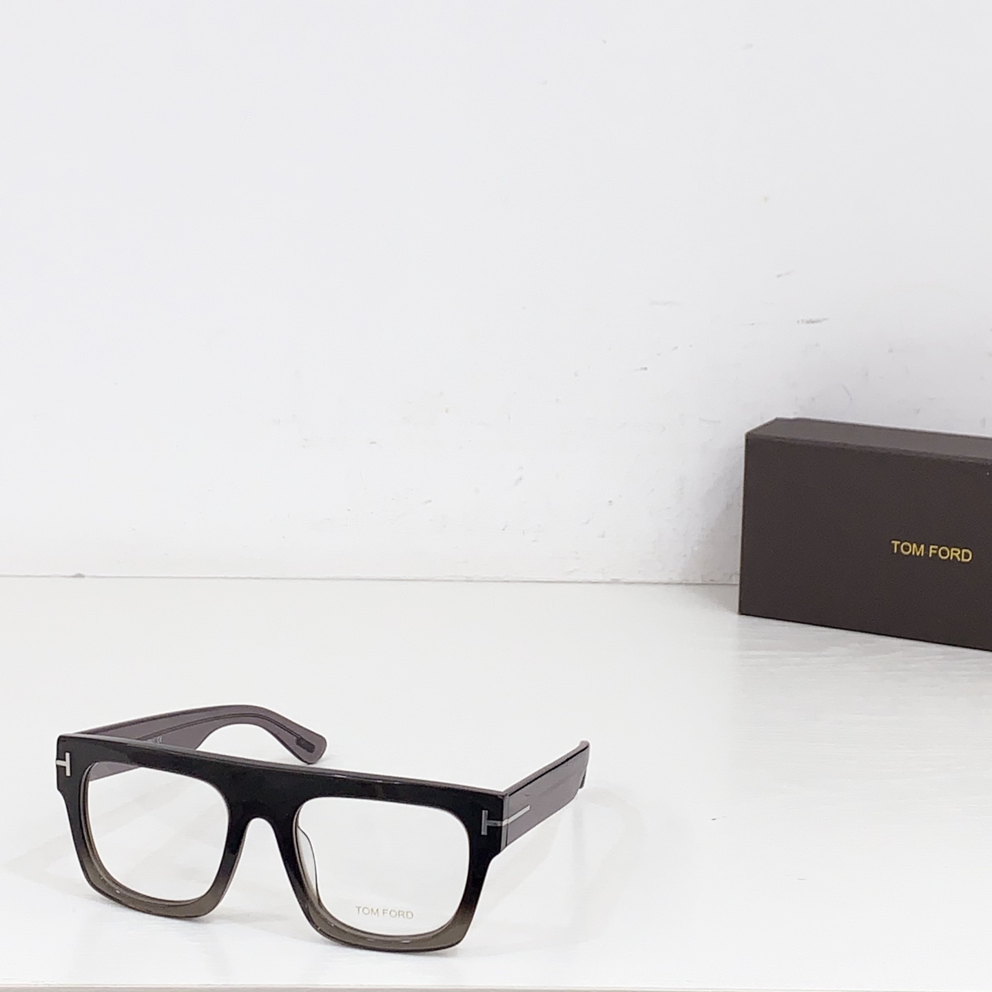 NO:258628,90 TOM FOR* MODELTF5634 SIZE53 Port 20- Glasses Sunglasses Sunglasses, Glasses, Tom ford, Tom ford1986090990 TOM FOR* MODELTF5634 SIZE53口20- 眼镜墨镜太阳镜,眼镜,tom ford,tom ford,glasses