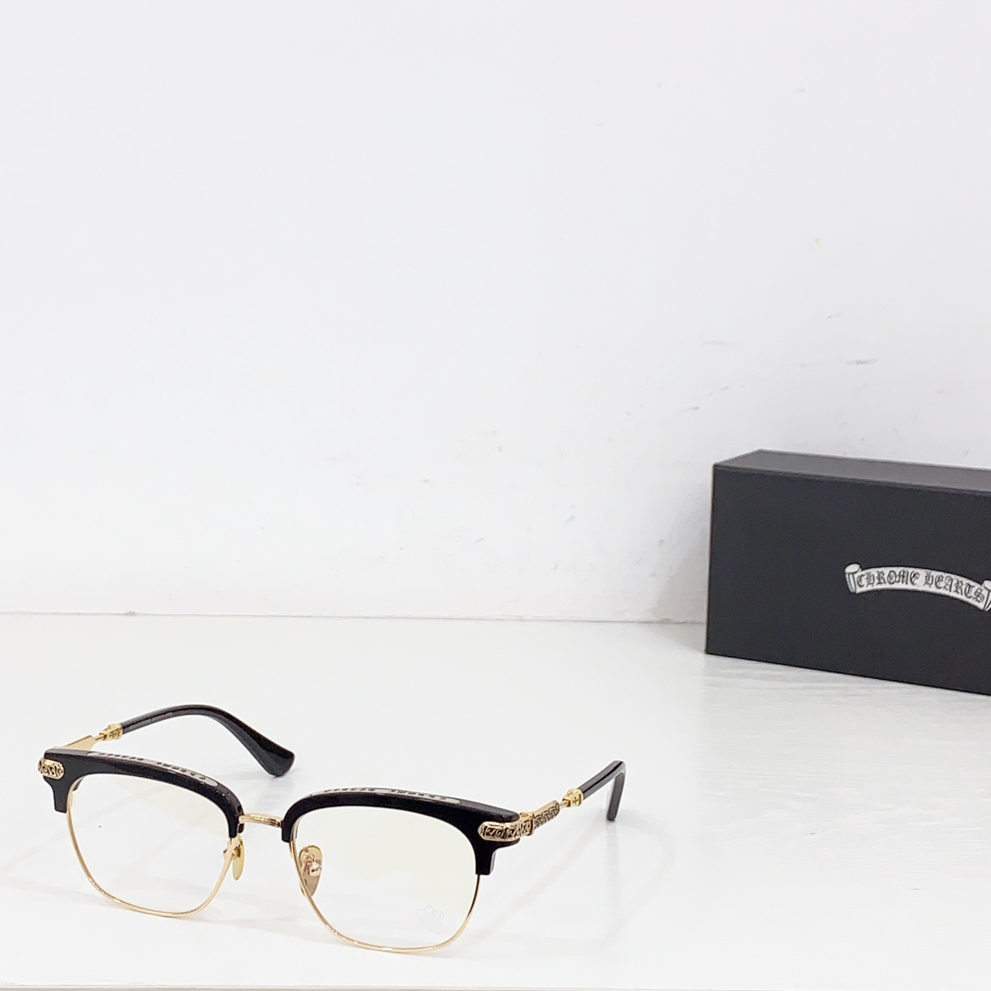 NO:258596,The official website simultaneously updated the chrome heart wearing model of Jay Chou, the best representative model of the year, exquisitely engraved and printed original model MODEL:VERTICAL Size:53-19- Glasses, sunglasses, sunglasses, glasses, chrome hearts19860909官网同步更新周董周杰伦佩戴款chrome heart年度最佳代表款精雕印字原版款 MODEL:VERTICAL Size:53-19- 眼镜墨镜太阳镜,眼镜,chrome hearts,glasses