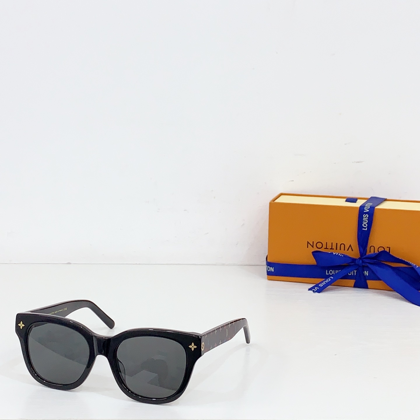 NO:258572,LOUIS VUITTO*MODELZ2725W SIZE53-Odd 22-Glasses Sunglasses Sunglasses, Glasses, louis vuitton19860909LOUIS VUITTO*MODELZ2725W SIZE53口22-眼镜墨镜太阳镜,眼镜,louis vuitton,glasses