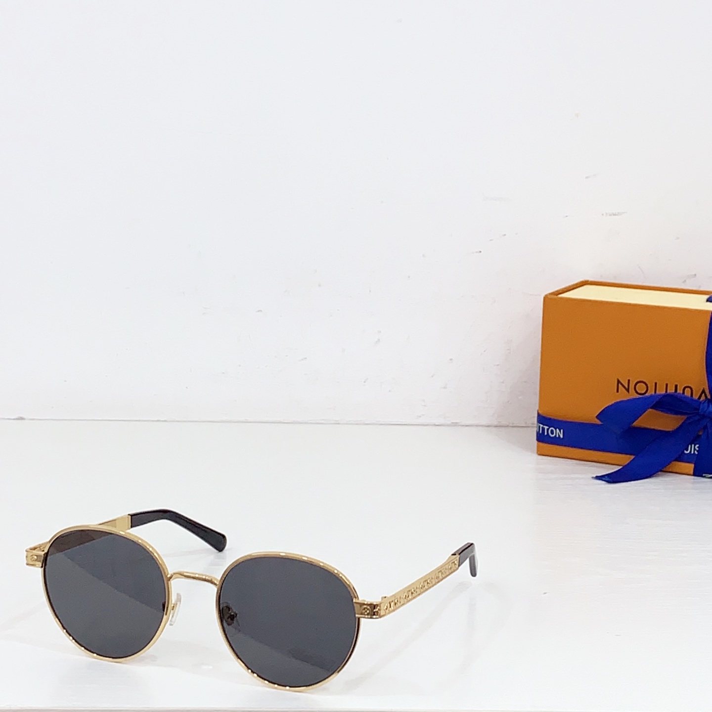 NO:354900,LOUIS VUITTO* MODEL:Z2916 SIZE:53-glasses, sunglasses, glasses, louis vuitton19860909LOUIS VUITTO* MODEL:Z2916 SIZE:53口23- 眼镜墨镜太阳镜,眼镜,louis vuitton,glasses