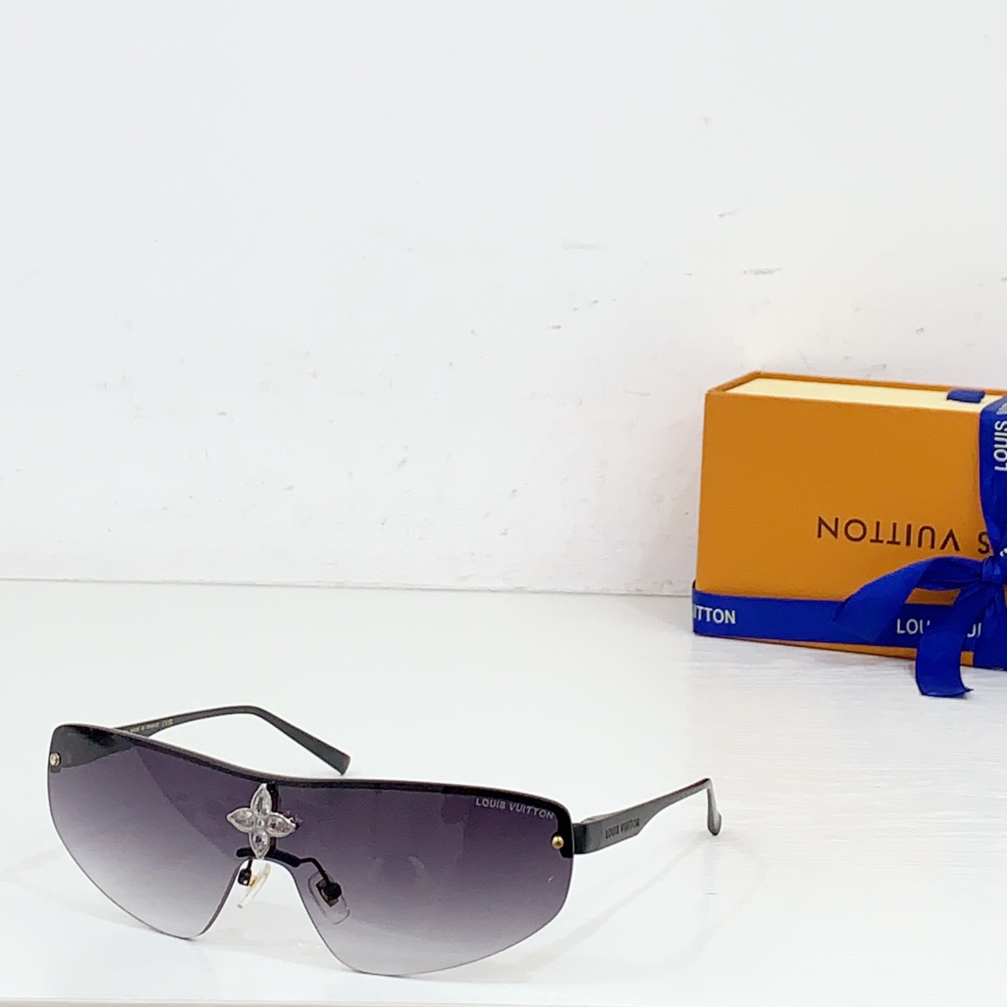 NO:354523,LOUIS VUITTO* MODELZ2064 SIZE137 port 0- glasses sunglasses sunglasses, glasses, louis vuitton19860909LOUIS VUITTO* MODELZ2064 SIZE137口0- 眼镜墨镜太阳镜,眼镜,louis vuitton,glasses