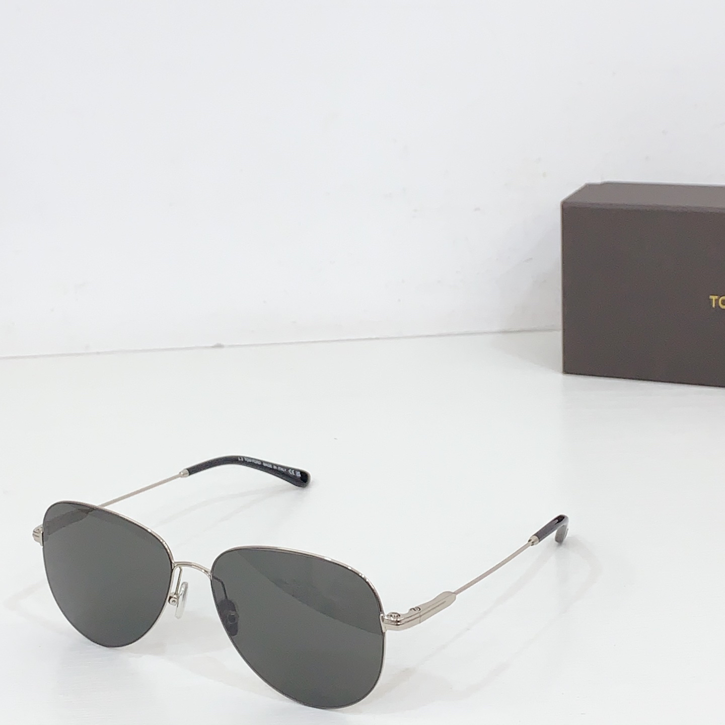 NO:356475,TOM FOR* official website original one to one top quality FT0993, SIZE:59□15- The new model has just arrived. The logo of this glasses is super high-end on the lenses and metal temples. The new version of the nose pad is more advanced and beautiful, comfortable and stylish, glasses, sunglasses, glasses, tom ford19860909TOM FOR*官网原版一比一 顶级品质FT0993,SIZE:59□15- 新款刚刚到货,这款眼镜在镜片和金属镜腿上装饰logo超高档,新版本鼻托更高级好看,佩戴舒适有型,眼镜墨镜太阳镜,眼镜,tom ford,glasses
