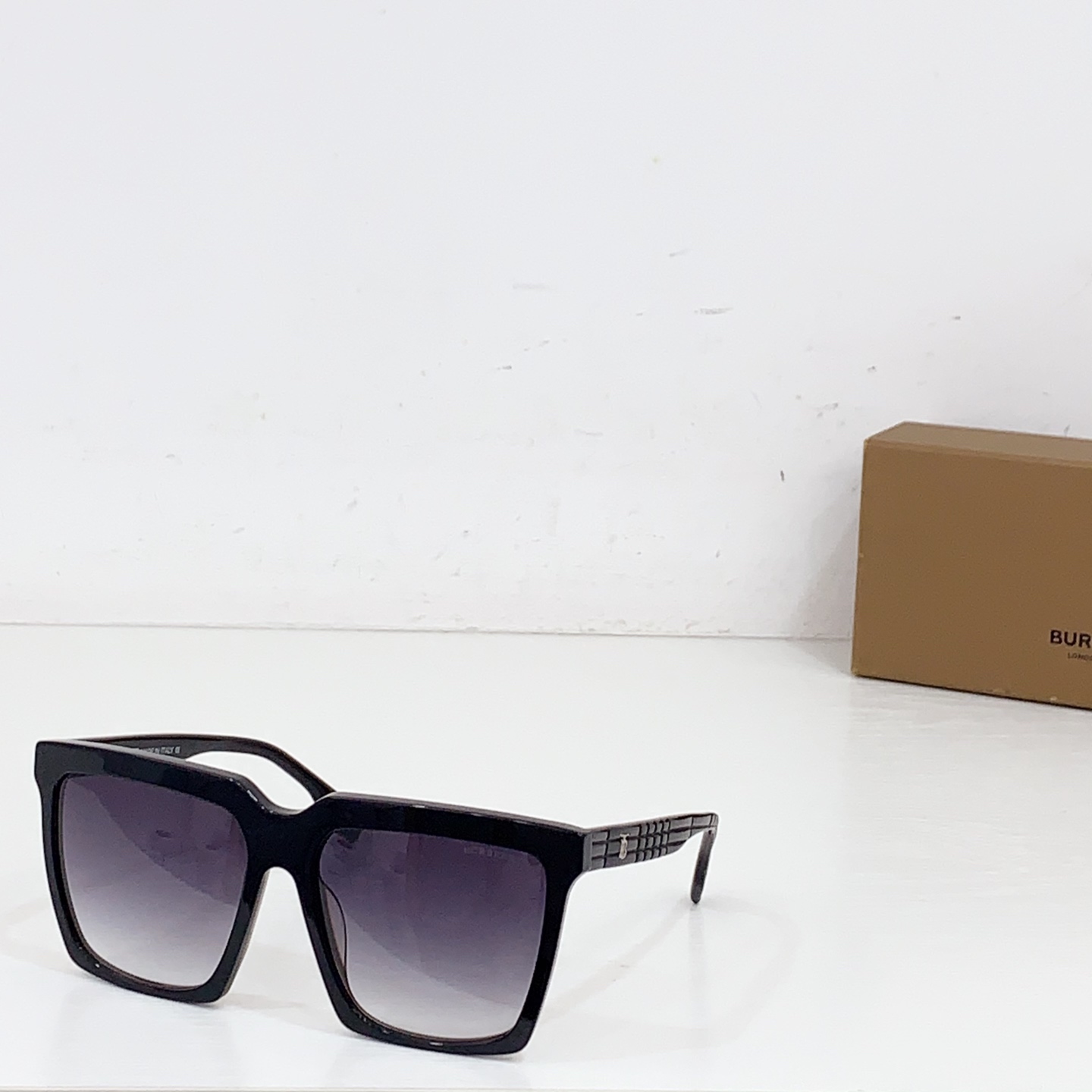 NO:356403,95 New High Quality BURBERR* Bajia BE4429U, Size59 17- Classic and fashionable, superb face!  Luxurious top-level standard equipment handsome men and women's sunglasses lenses and temples logo luxurious and elegant multi-color options. Never out of date glasses sunglasses sunglasses, glasses, burberry, burberry1986090995 新 高品质BURBERR* 巴家 BE4429U,Size59口17- 经典时尚,上脸超绝！奢华的顶级标配帅气十足男女款太阳镜镜片镜腿logo奢华优雅多色可选 永不过时眼镜墨镜太阳镜,眼镜,burberry,burberry,glasses