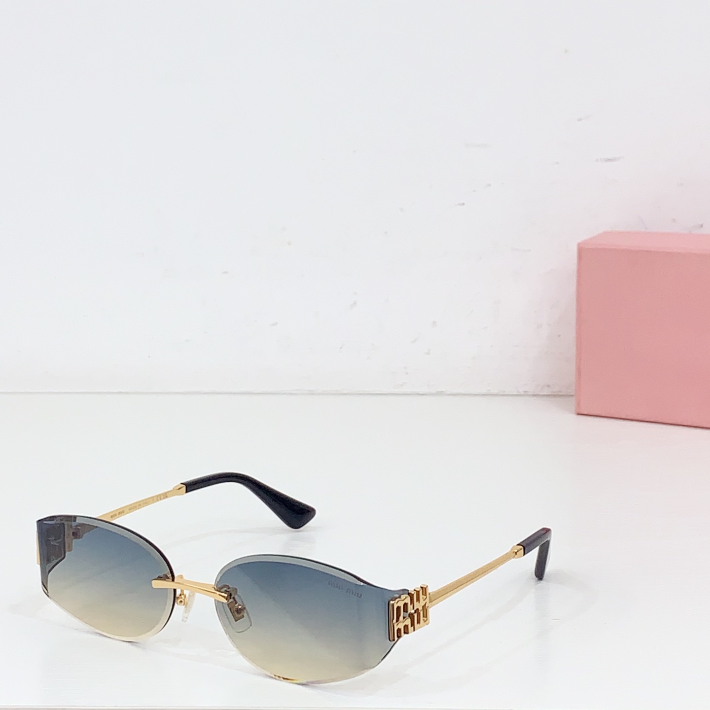 NO:360531,MiuMi* MODELMU SIZE61 port 17- glasses sunglasses sunglasses, glasses, miumiu19860909MiuMi* MODELMU SIZE61口17- 眼镜墨镜太阳镜,眼镜,miumiu,glasses