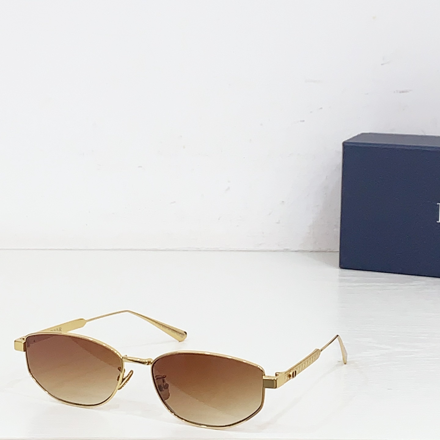 NO:361291,DIO* MODELDio*Cannage B1U SIZE57 port 14- glasses sunglasses sunglasses, glasses, dior19860909DIO* MODELDio*Cannage B1U SIZE57口14- 眼镜墨镜太阳镜,眼镜,dior,glasses