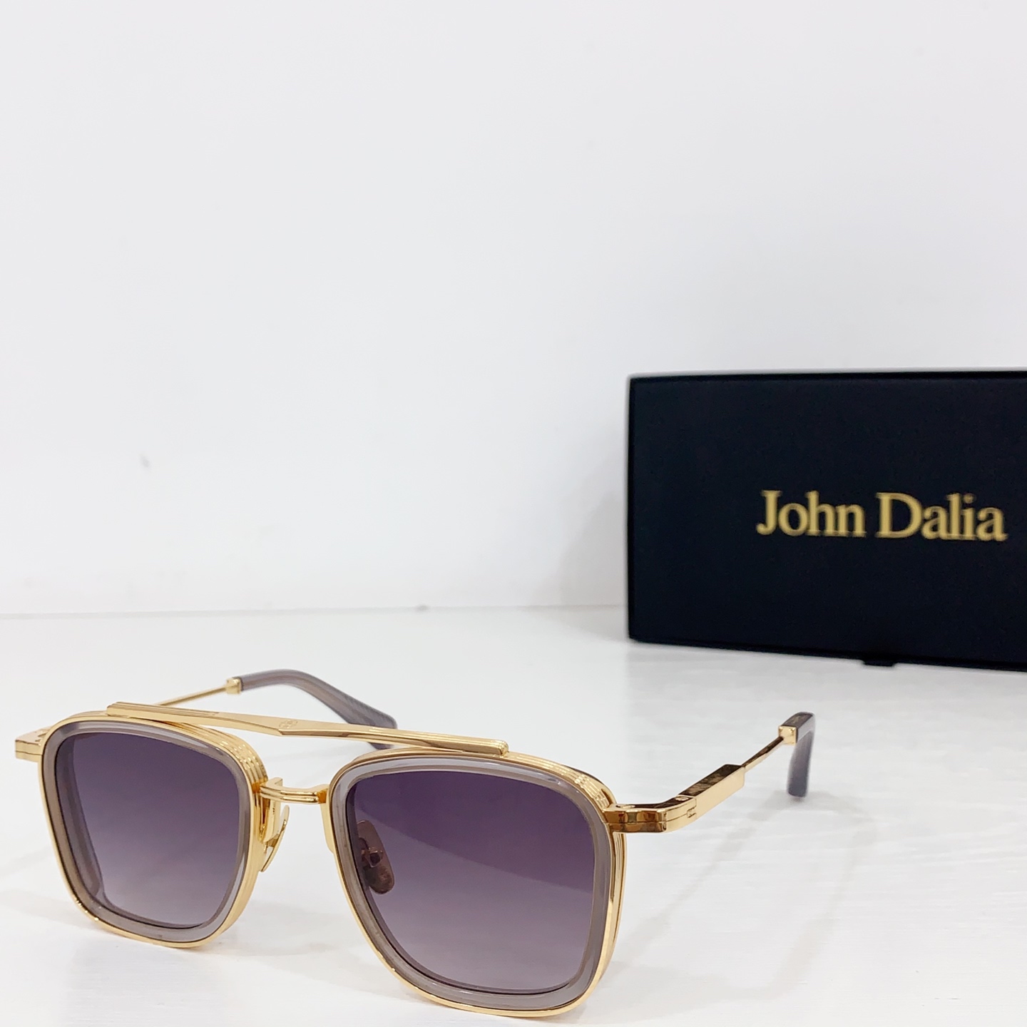NO:364028,John Dalia offers high-end works that conform to the laws of luxury nature: accuracy, desirability and eternity. Unparalleled quality, excellent materials and a love for simplicity and beauty MODELBRAD SIZE55 18- Glasses sunglasses, glasses19860909John Dalia提供符合奢侈自然规律的高端作品:精确度、可取性和永恒性. 无与伦比的品质、优秀的材料和对简单美丽的热爱 MODELBRAD SIZE55口18- 眼镜墨镜太阳镜,眼镜,glasses