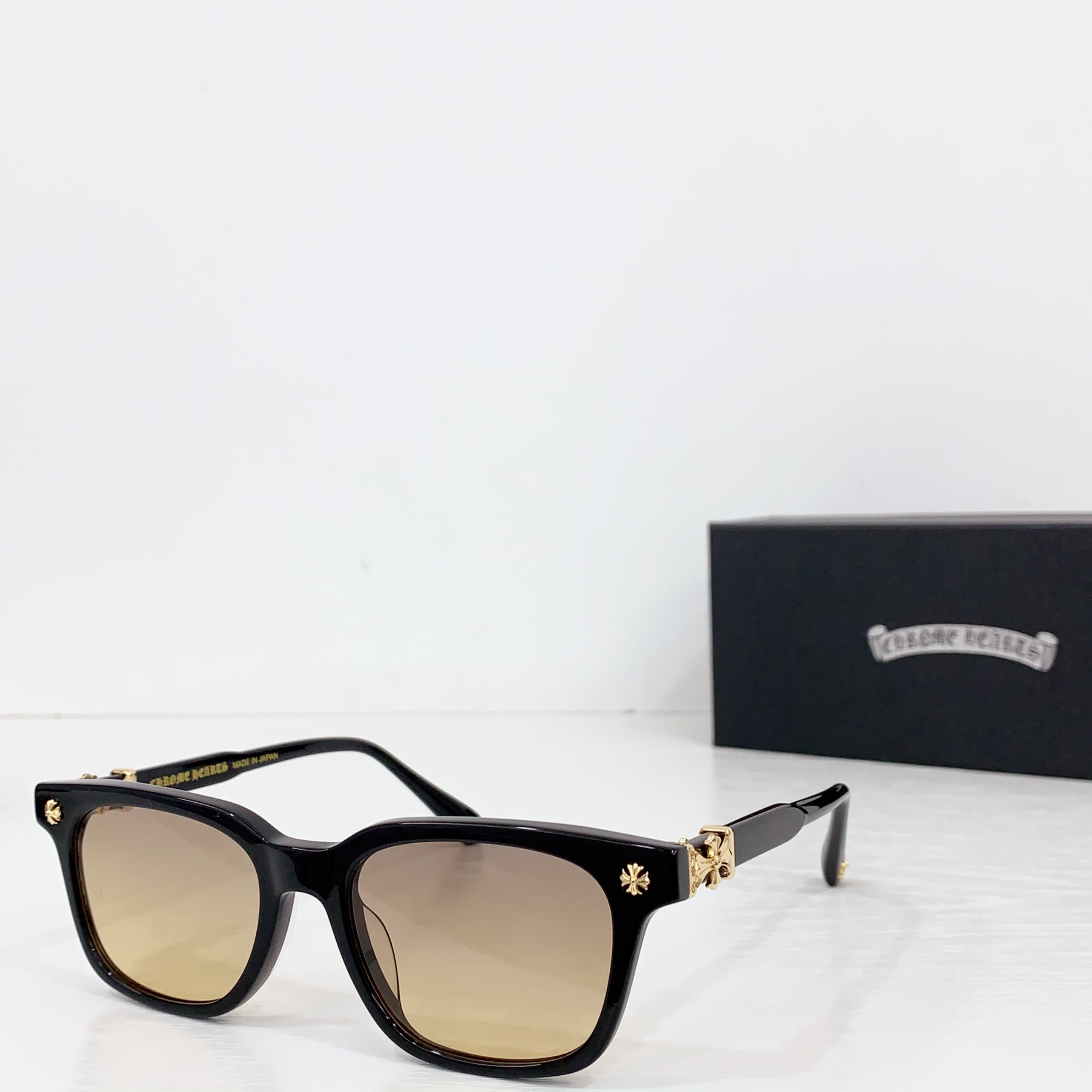 NO:363904,185Chrome Hearts MODEL:COX UCKER SIZE52 port 19-153 glasses sunglasses sunglasses, glasses, chrome hearts19860909185Chrome Hearts MODEL:COX UCKER SIZE52口19-153 眼镜墨镜太阳镜,眼镜,chrome hearts,glasses