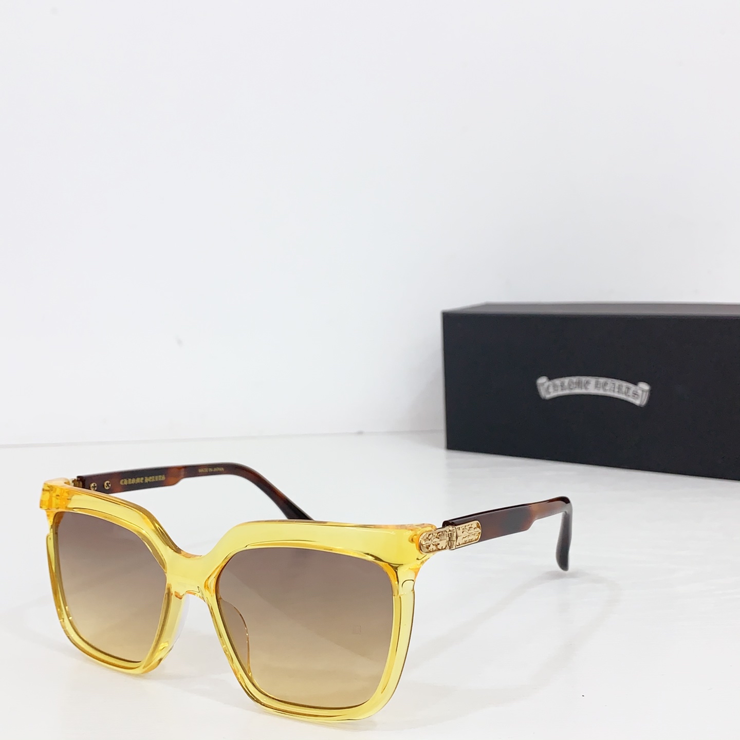 NO:363890,185Chrome Hearts MODEL:WTCRYS SIZE57 port 17-129 glasses sunglasses sunglasses, glasses, chrome hearts19860909185Chrome Hearts MODEL:WTCRYS SIZE57口17-129 眼镜墨镜太阳镜,眼镜,chrome hearts,glasses