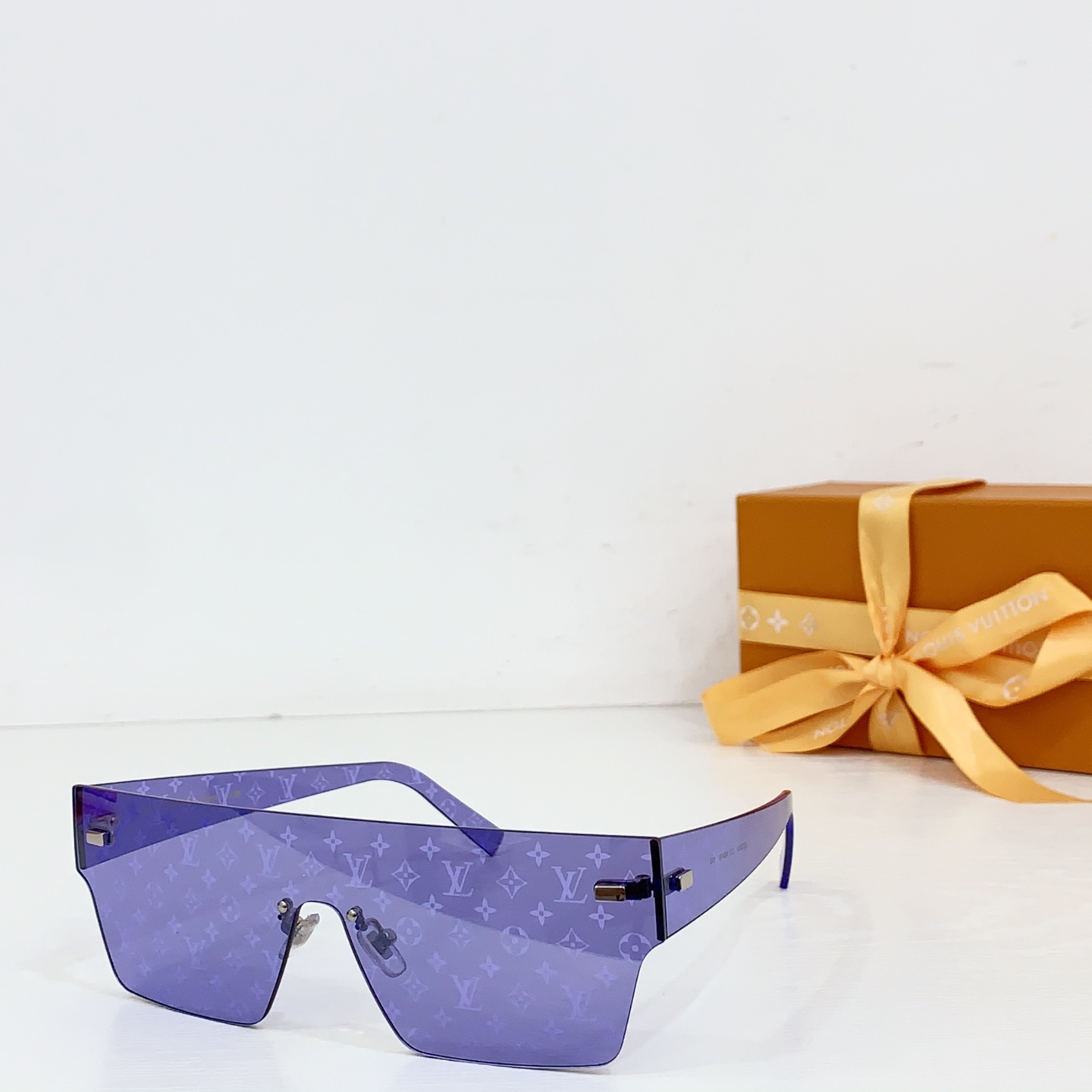 NO:365235,LOUIS VUITTO*MODELZ2206U SIZE port 0-143 glasses sunglasses sunglasses, glasses, louis vuitton19860909LOUIS VUITTO*MODELZ2206U SIZE口0-143眼镜墨镜太阳镜,眼镜,louis vuitton,glasses