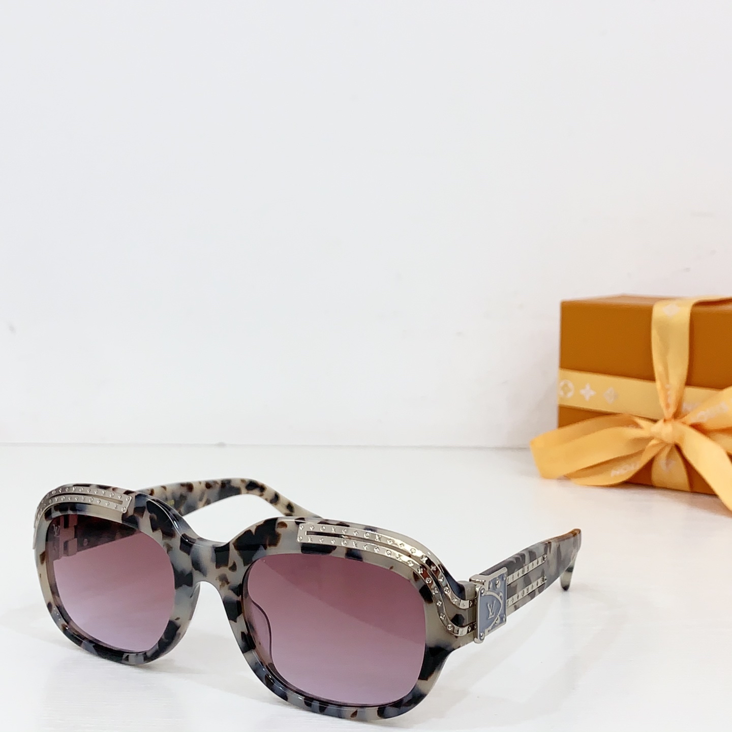 NO:365231,LOUIS VUITTO* MODZ2041U SIZE56-Port 22-Glasses Sunglasses Sunglasses, Glasses, louis vuitton19860909LOUIS VUITTO* MODZ2041U SIZE56口22- 眼镜墨镜太阳镜,眼镜,louis vuitton,glasses